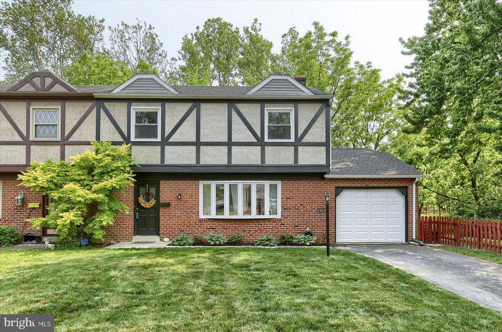 Photo of 944 HOMELAND DR, LANCASTER, PA 17601 (MLS # PALA2035428)