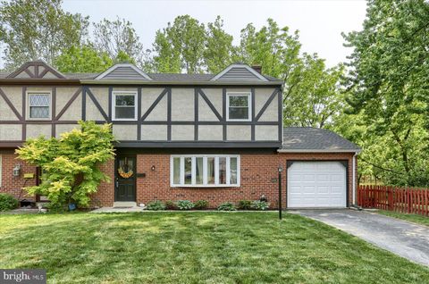 Photo of 944 HOMELAND DR, LANCASTER, PA 17601 (MLS # PALA2035428)