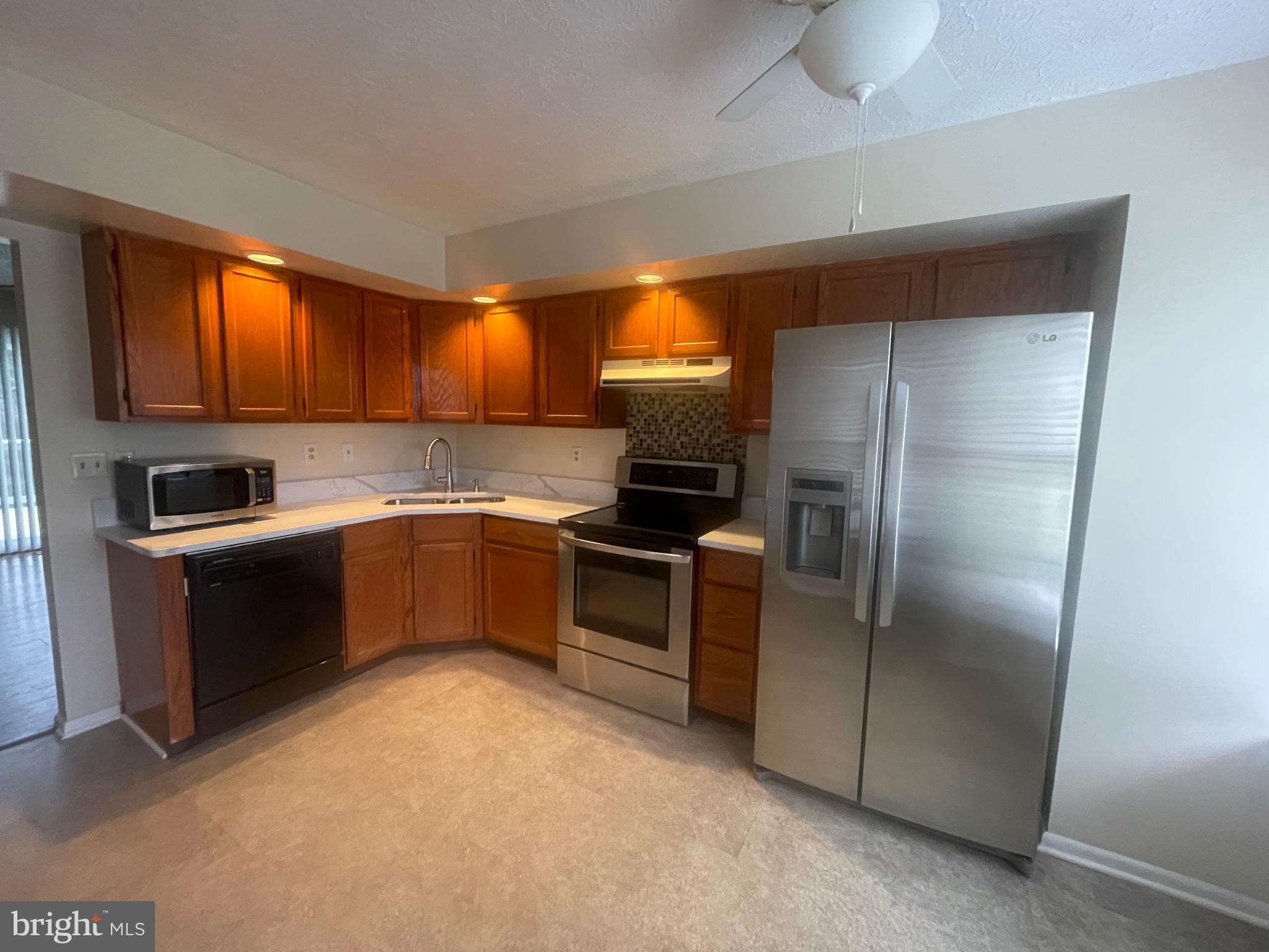 FOUNTAIN GLEN - Residential Lease