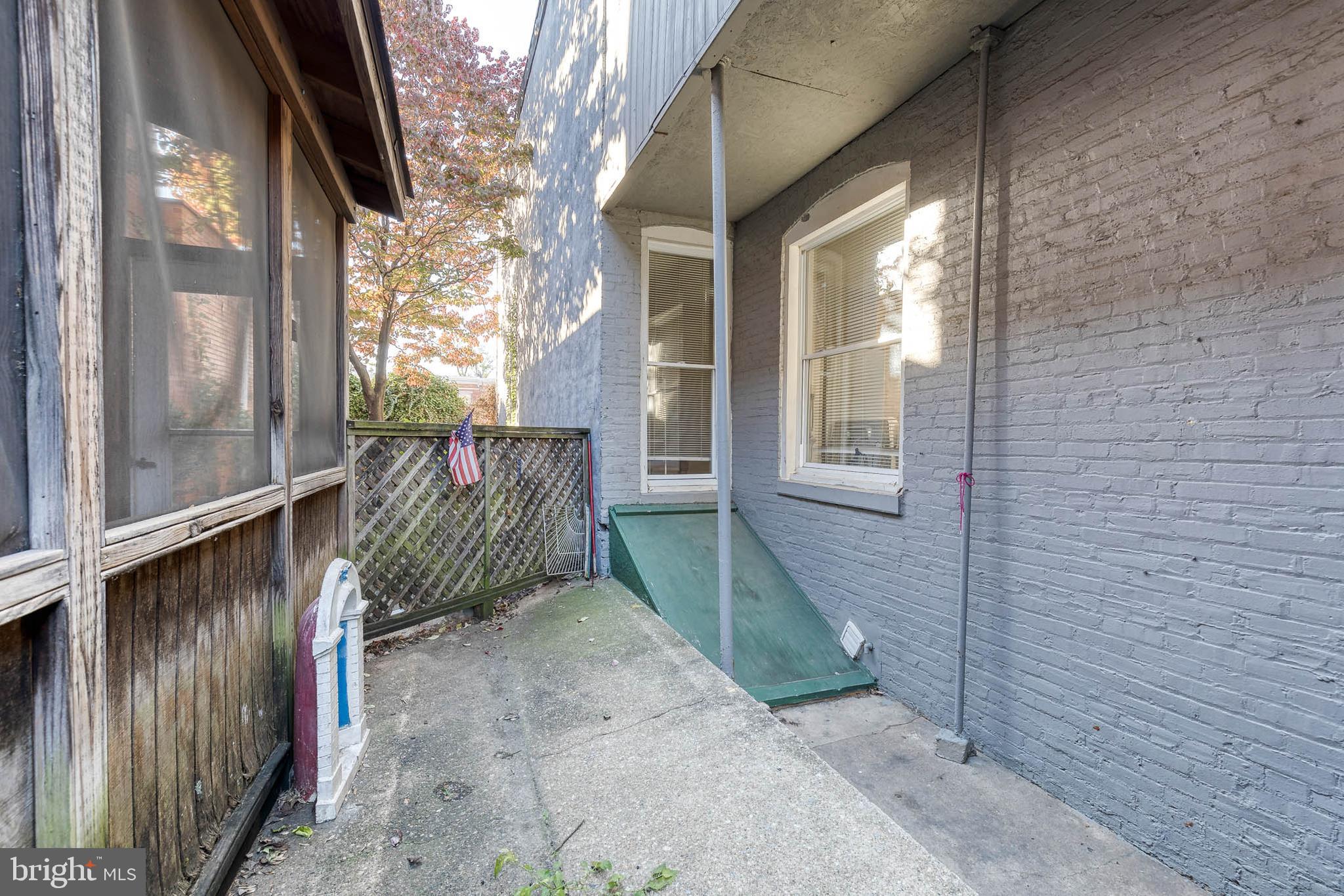 MILL HILL - Residential