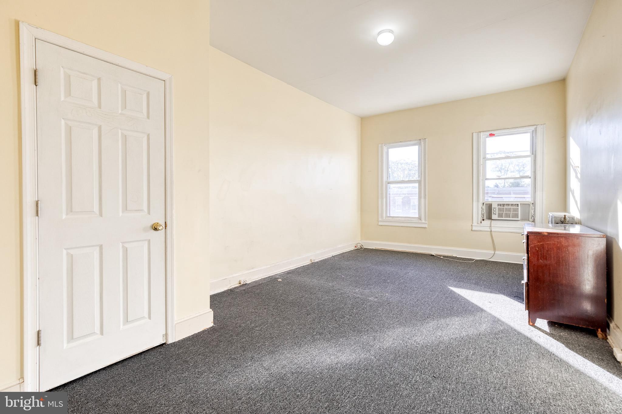 MILL HILL - Residential