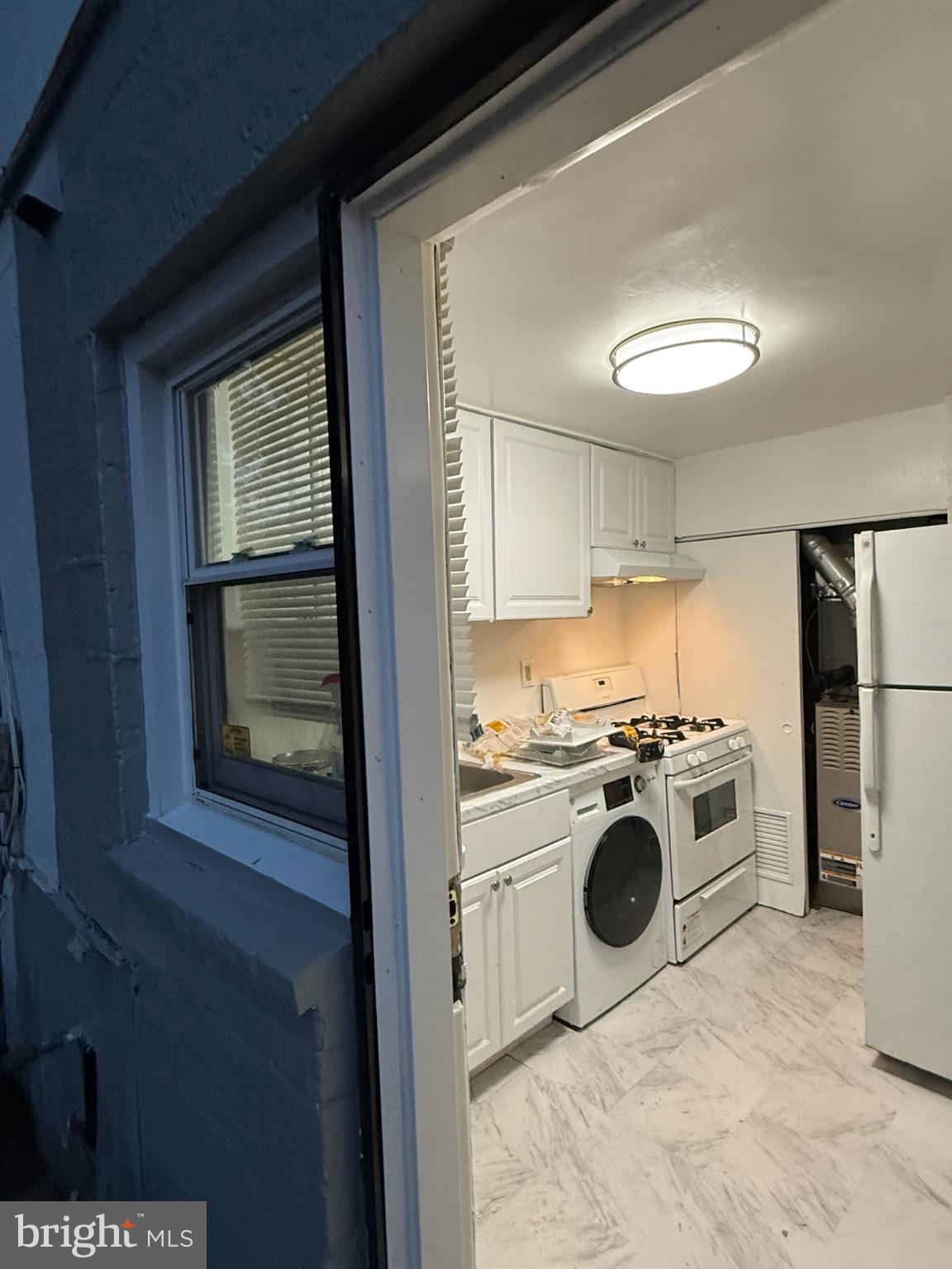 IVERSON VILLAGE CONDO - Residential Lease