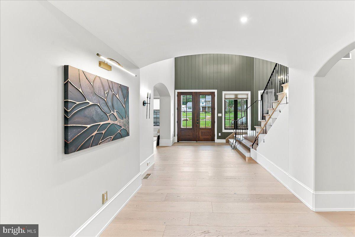 717 FEATHERBED LANE