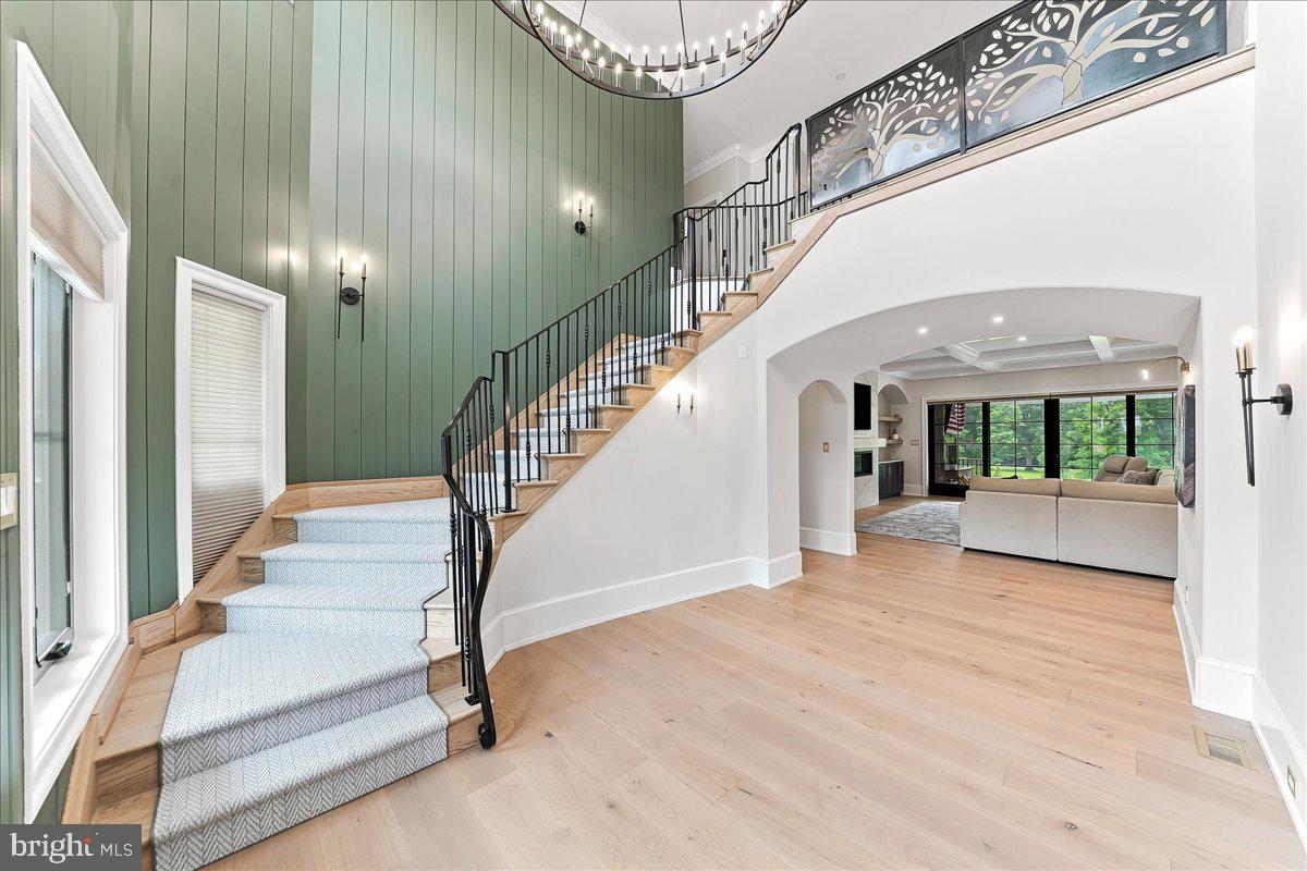 717 FEATHERBED LANE