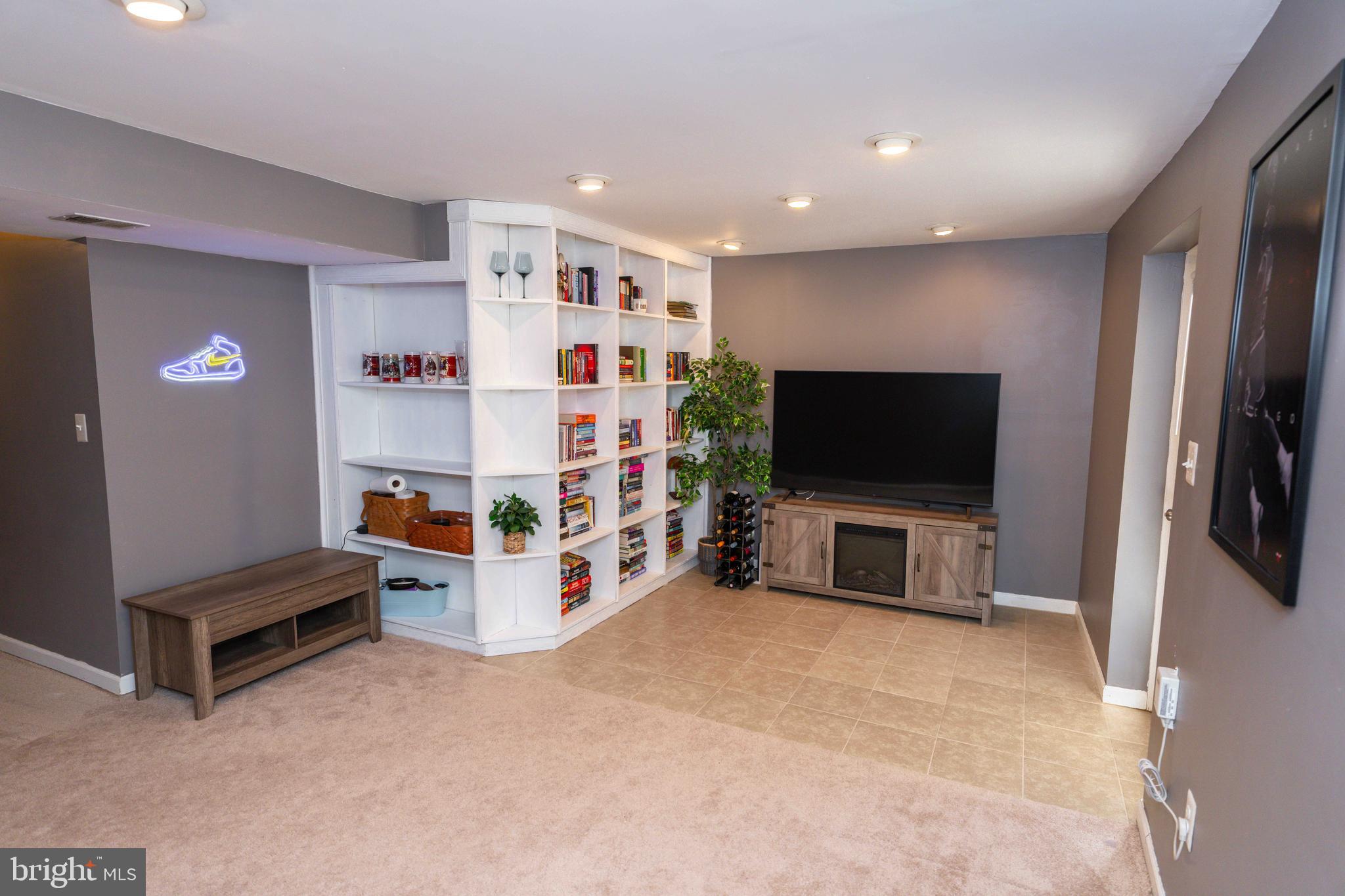 VILLAGES AT SAYBROOKE - Residential