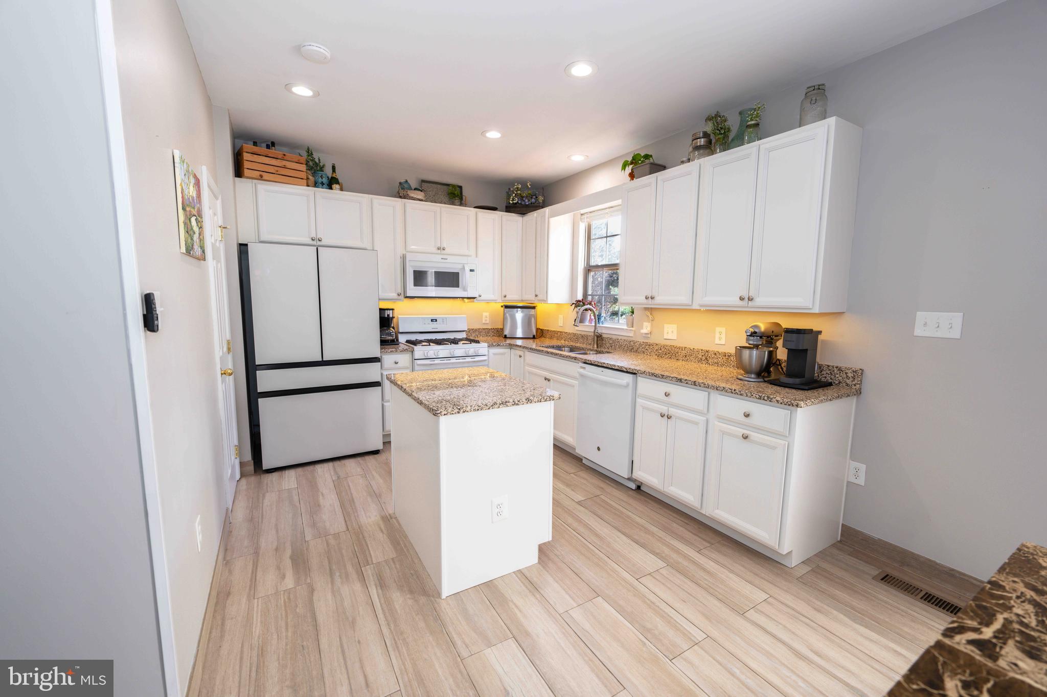 VILLAGES AT SAYBROOKE - Residential