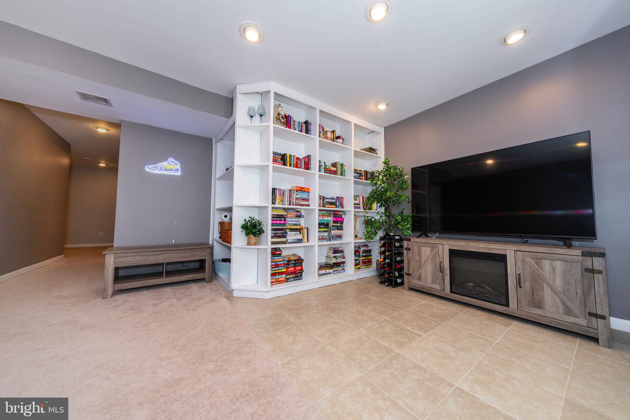 VILLAGES AT SAYBROOKE - Residential