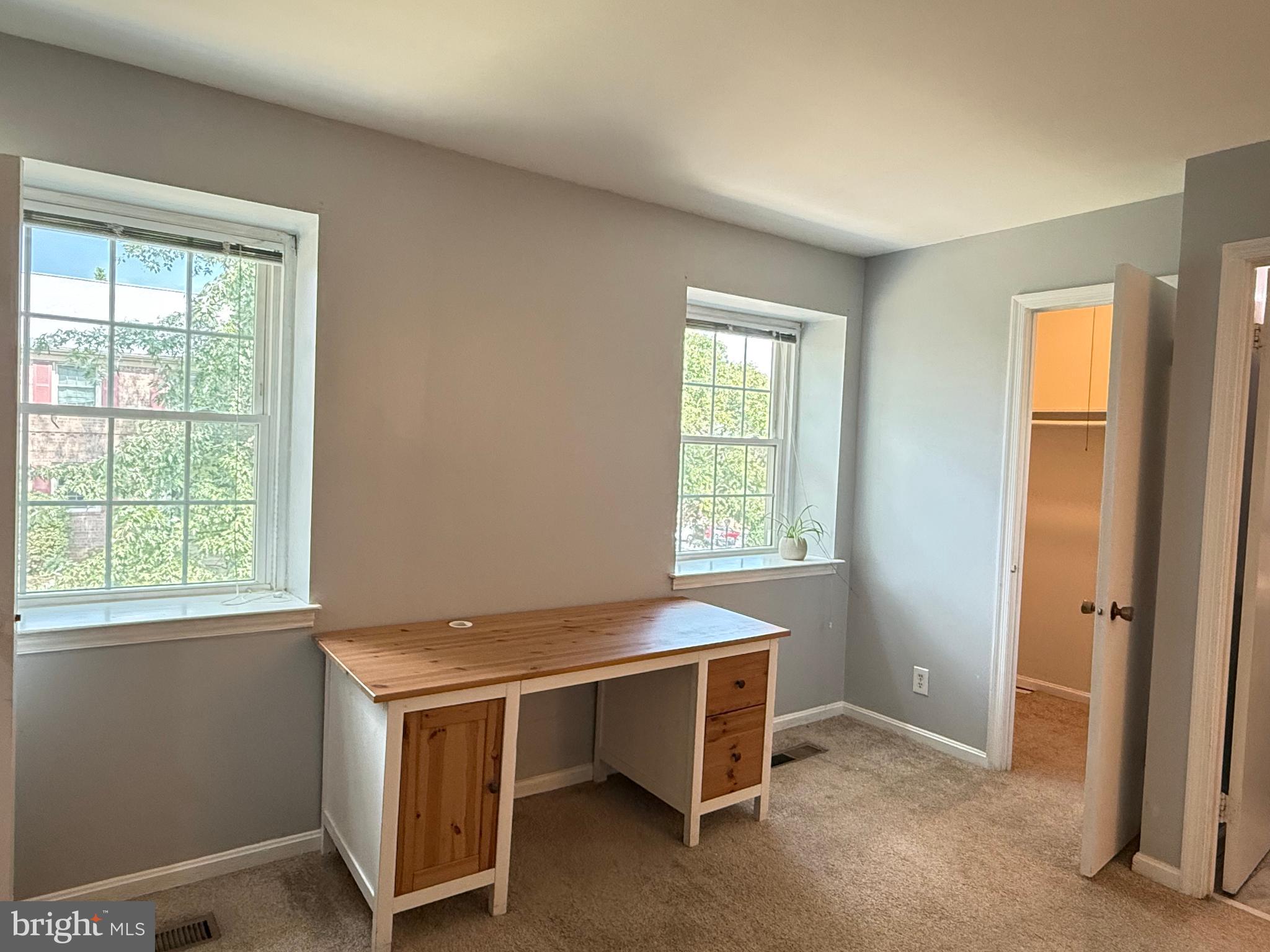 COLLEGE PARK - Residential