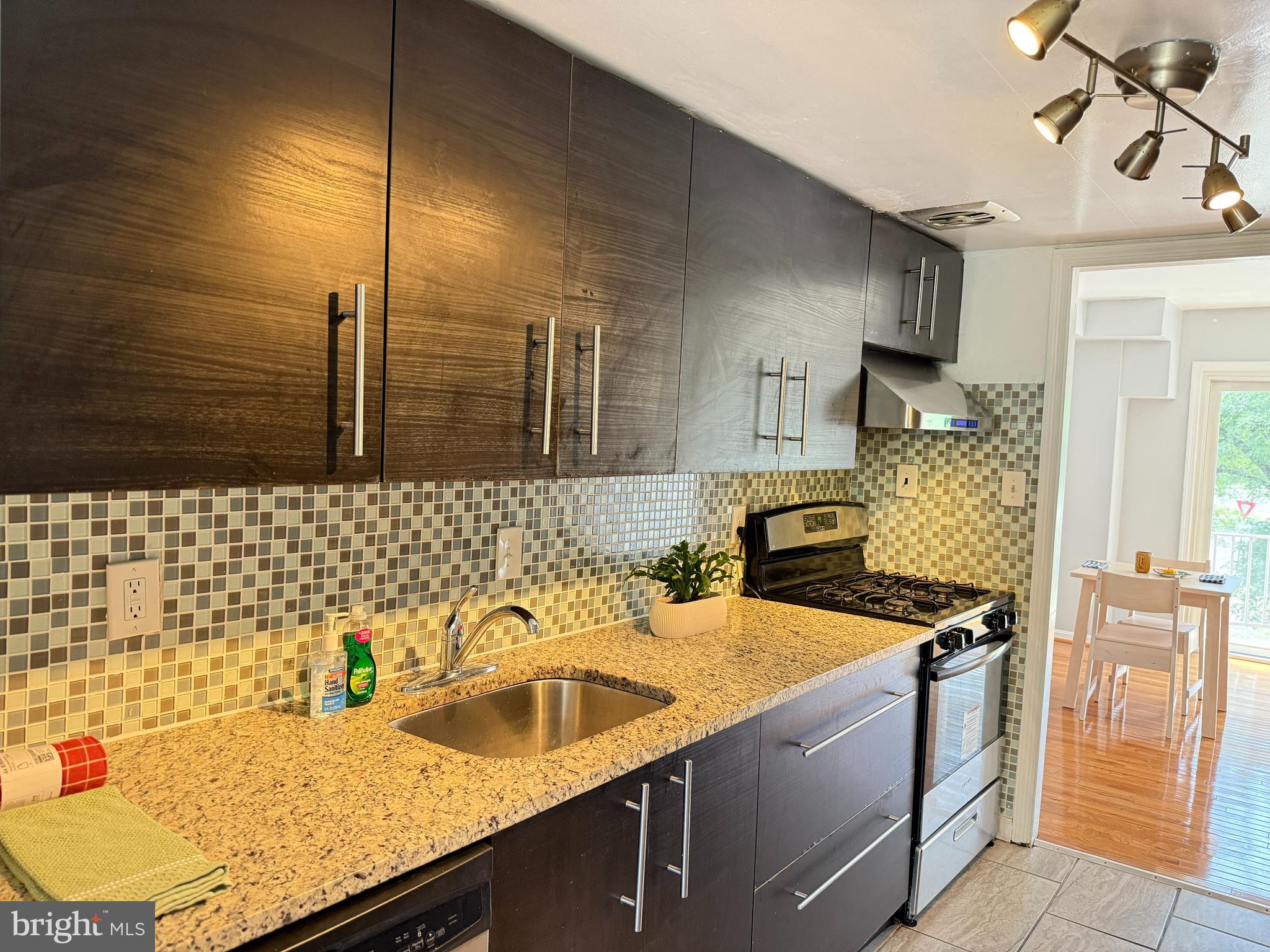 COLLEGE PARK - Residential