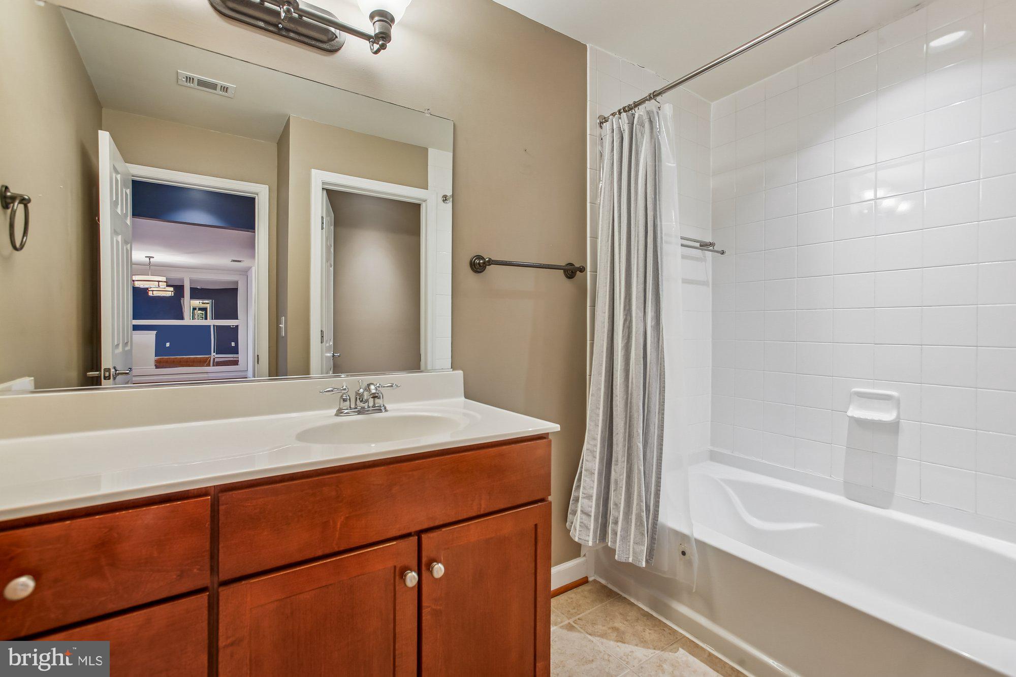 WEST VILLAGE OF SHIRLINGTON - Residential Lease