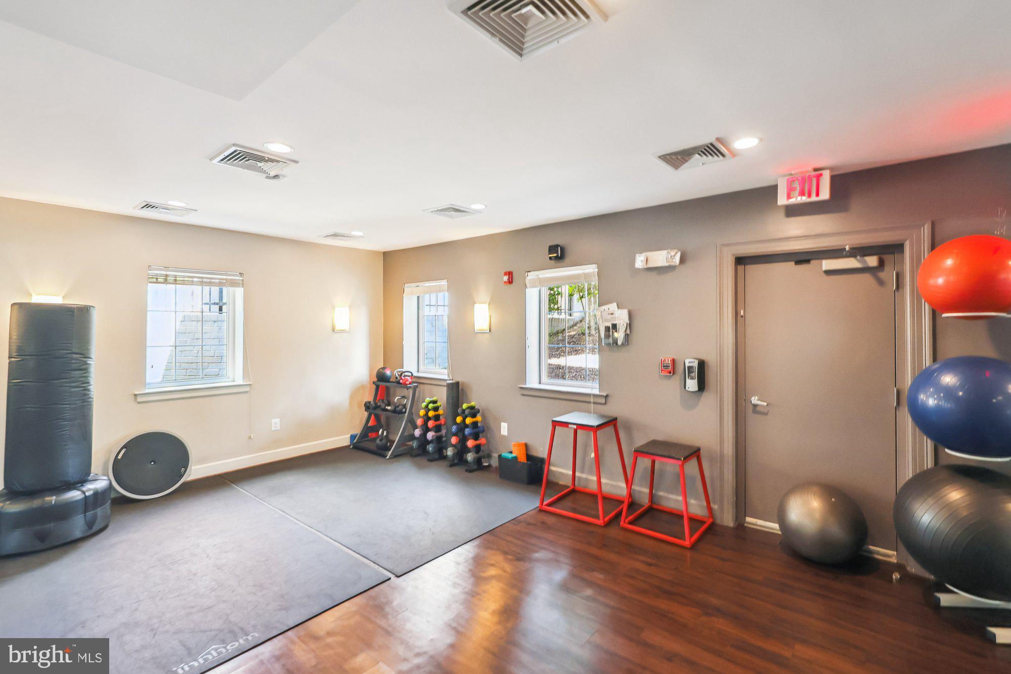 WEST VILLAGE OF SHIRLINGTON - Residential Lease