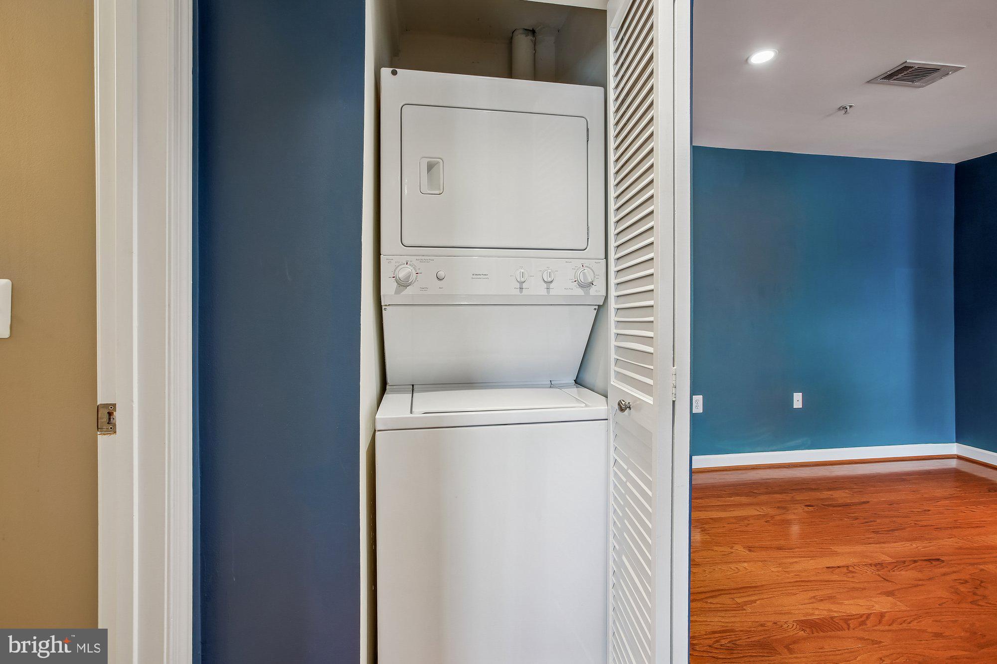 WEST VILLAGE OF SHIRLINGTON - Residential Lease