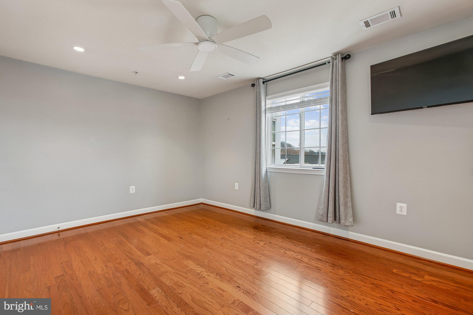 WEST VILLAGE OF SHIRLINGTON - Residential Lease