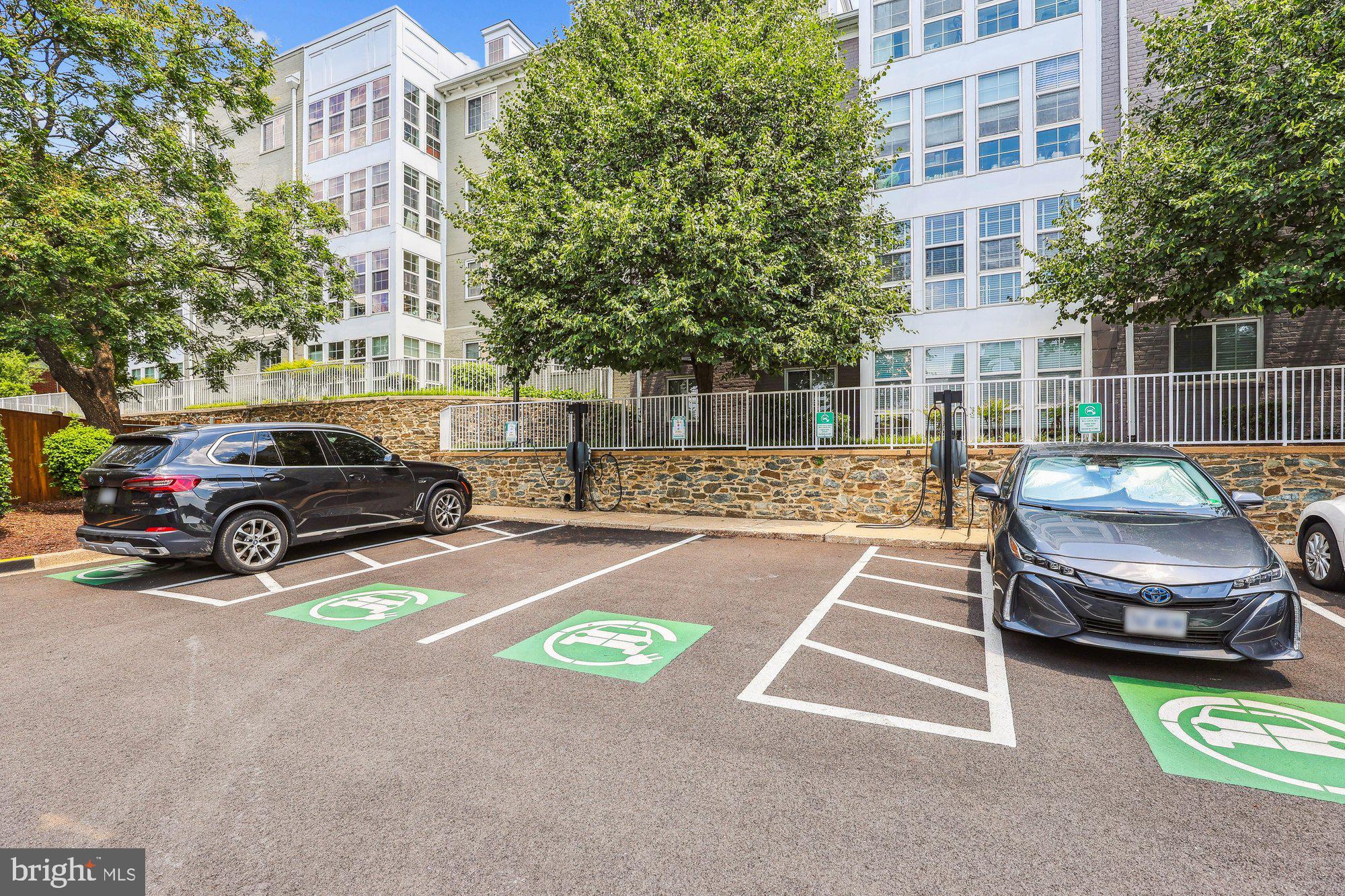 WEST VILLAGE OF SHIRLINGTON - Residential Lease