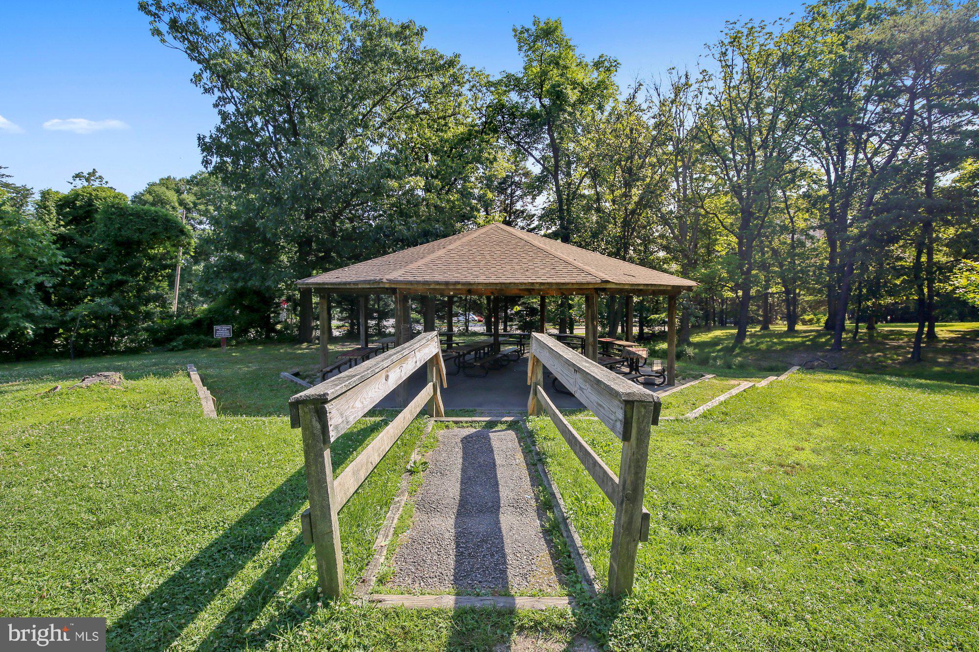 WEST VILLAGE OF SHIRLINGTON - Residential Lease