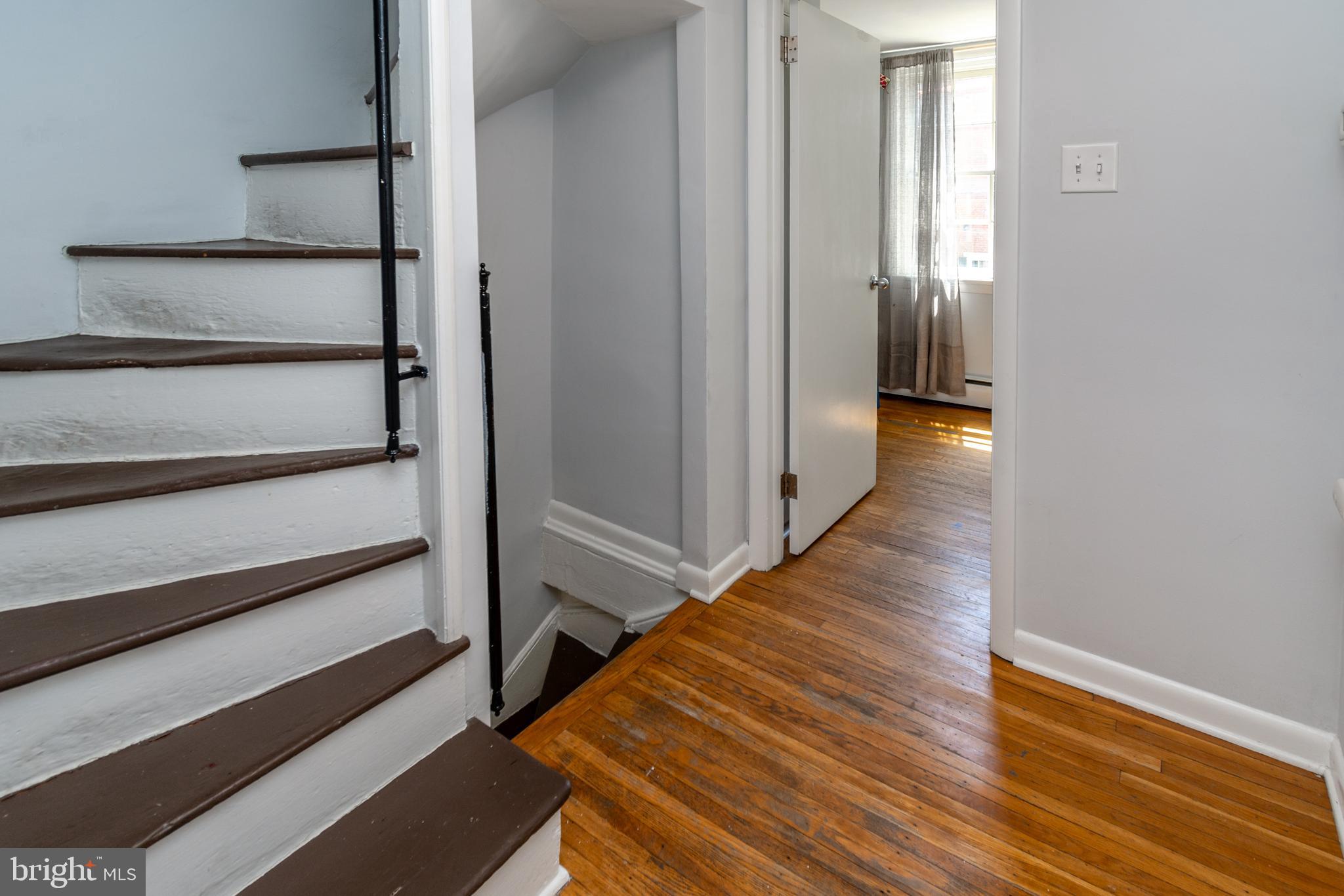 QUEEN VILLAGE - Residential