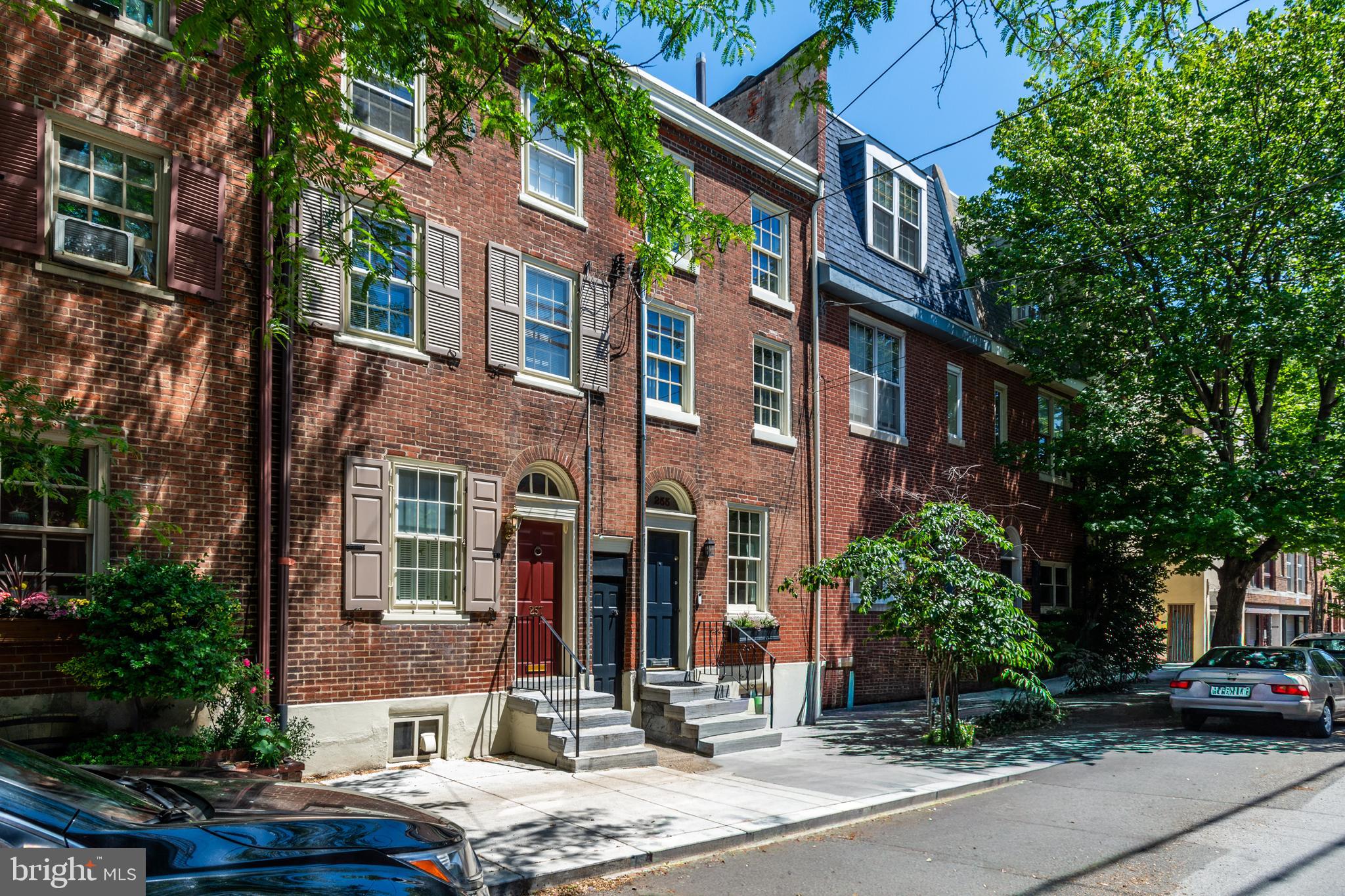 QUEEN VILLAGE - Residential