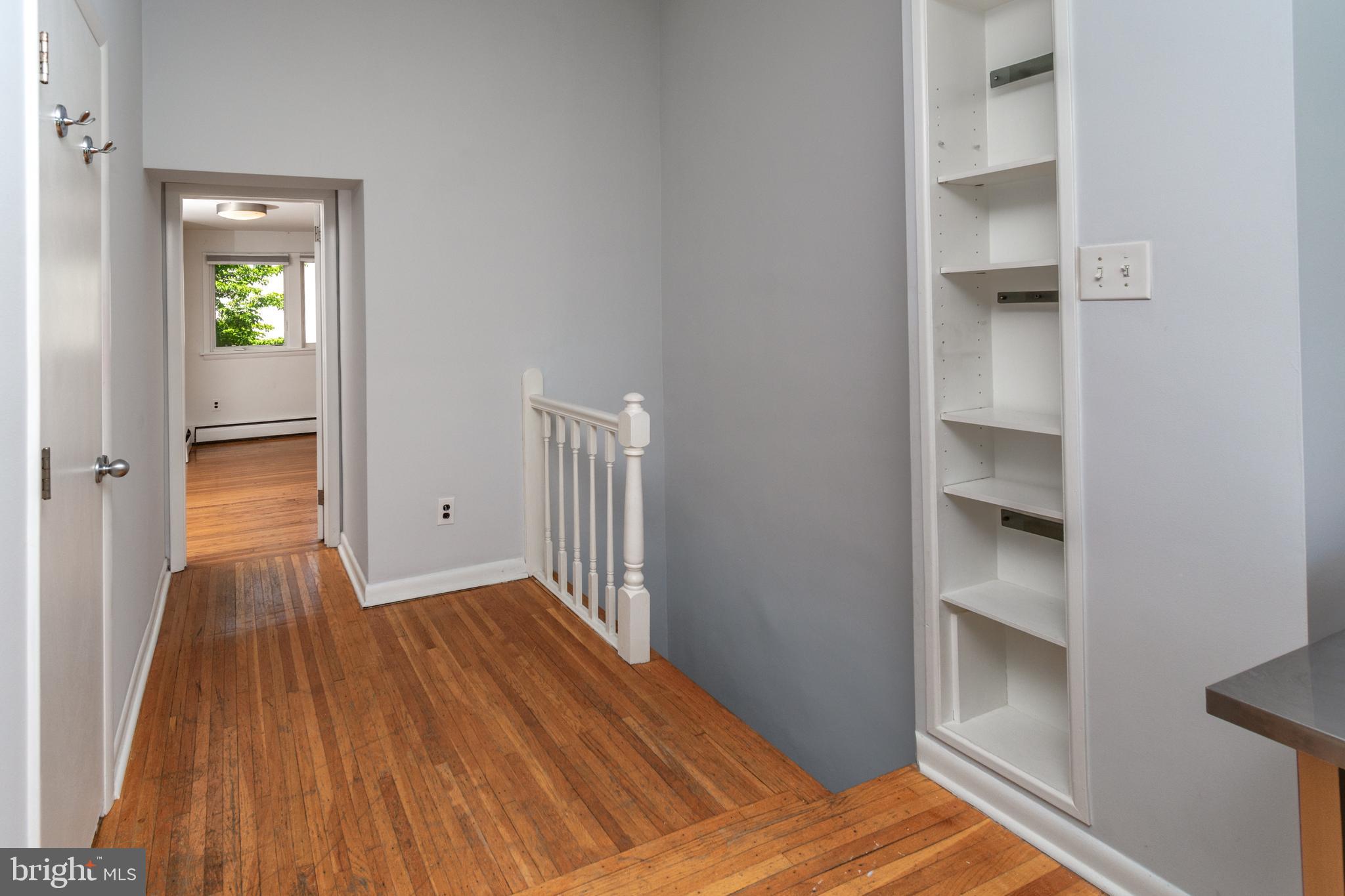 QUEEN VILLAGE - Residential