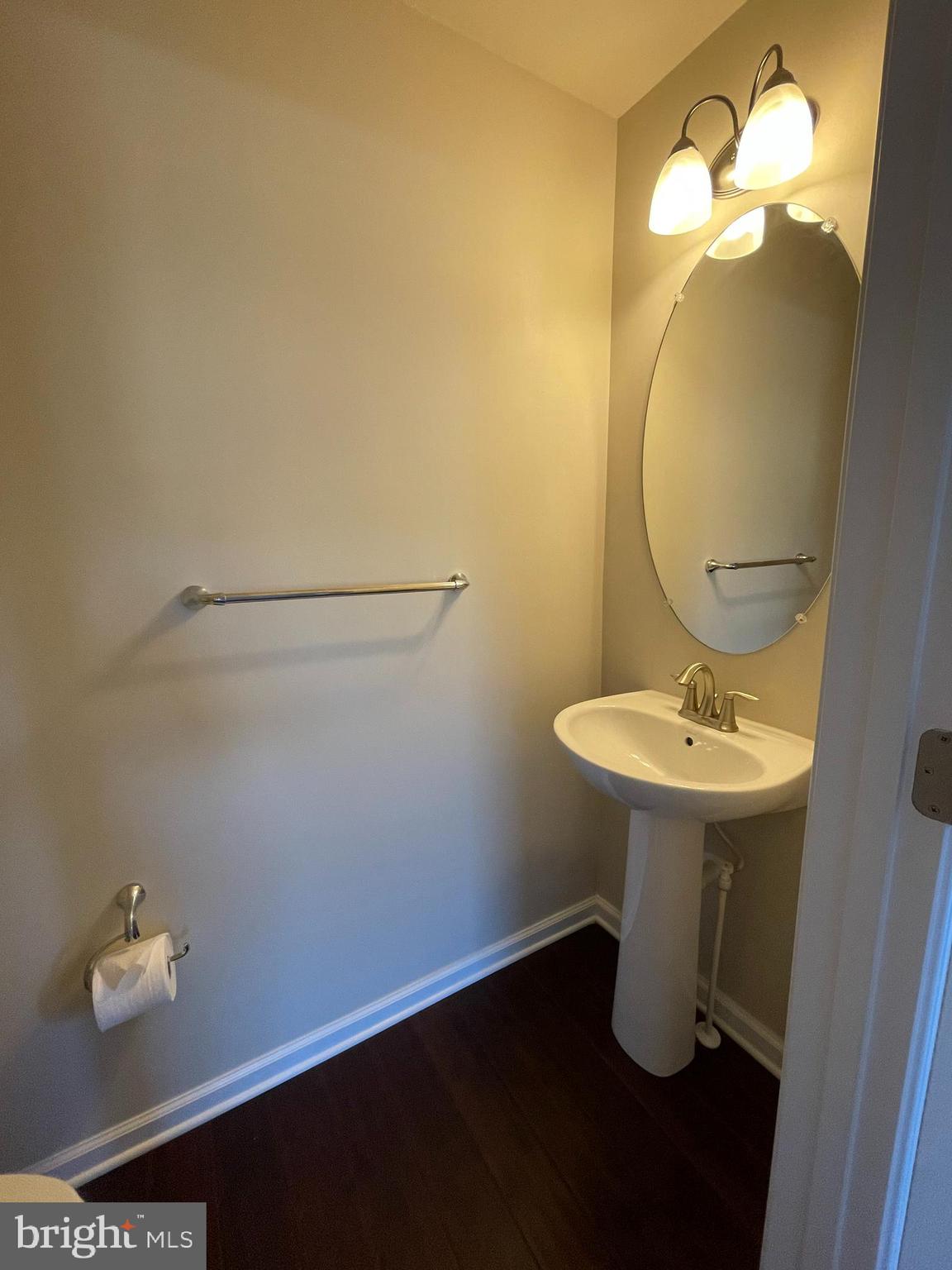 OXFORD SQUARE - Residential Lease