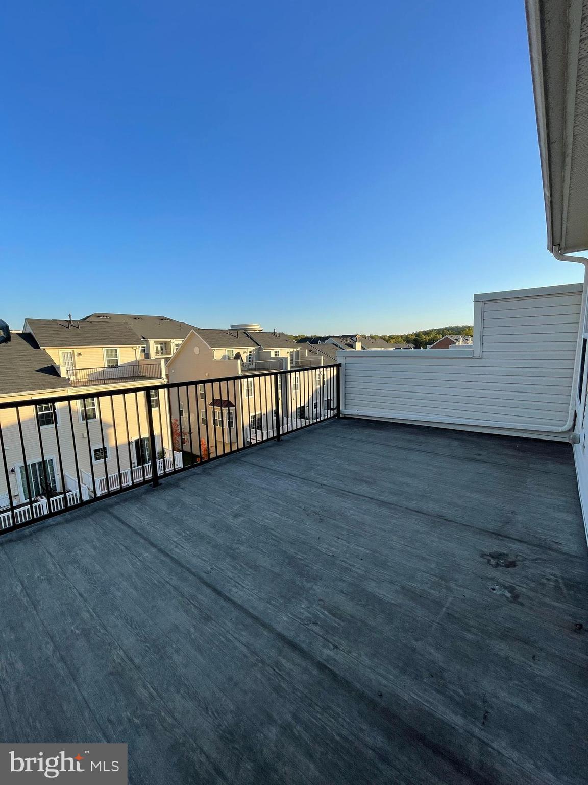 OXFORD SQUARE - Residential Lease