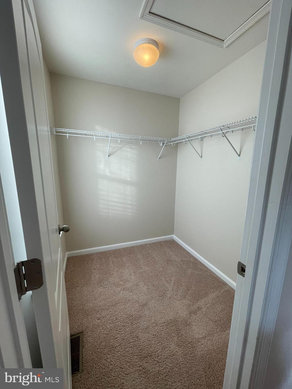 OXFORD SQUARE - Residential Lease