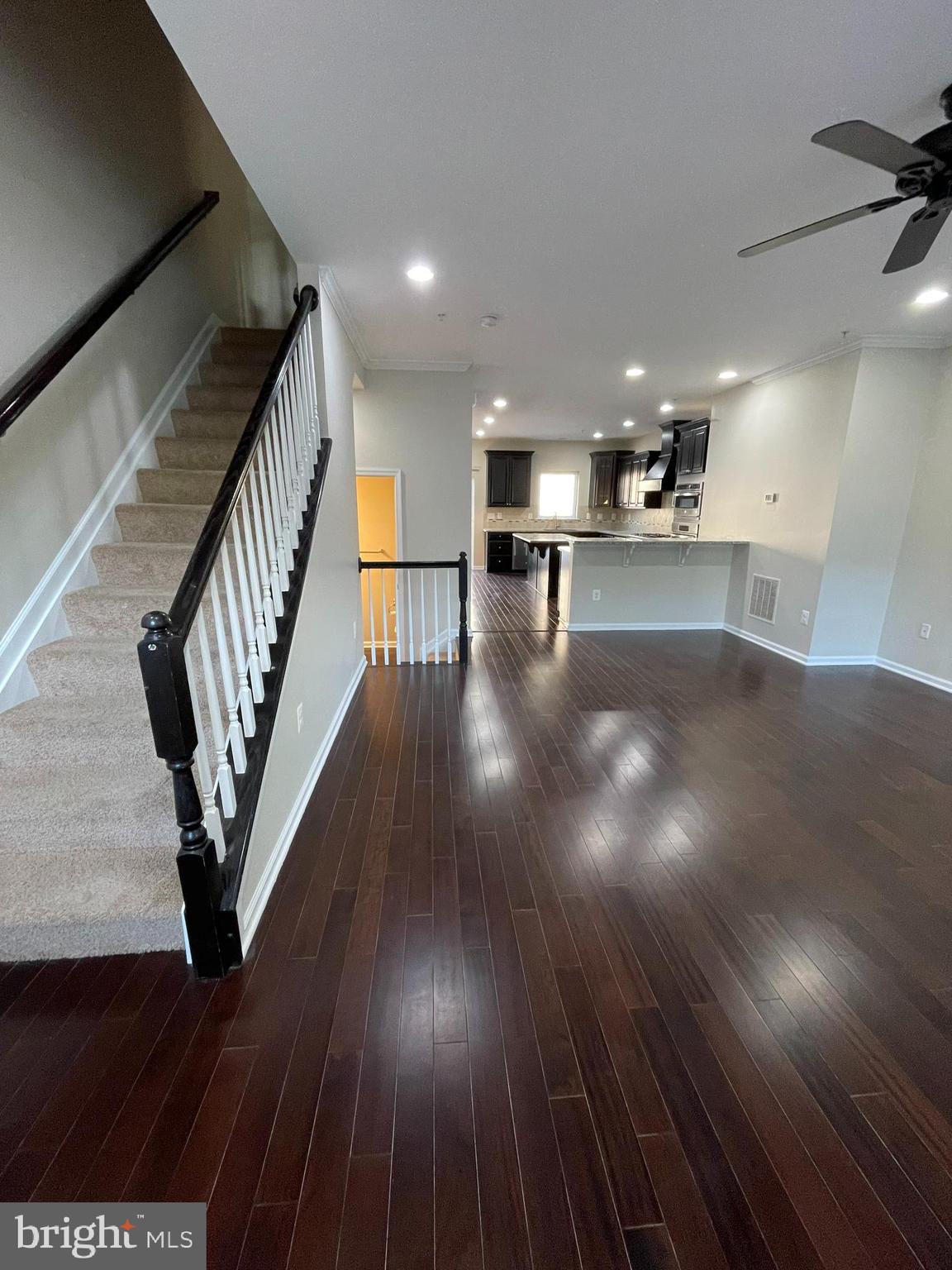 OXFORD SQUARE - Residential Lease