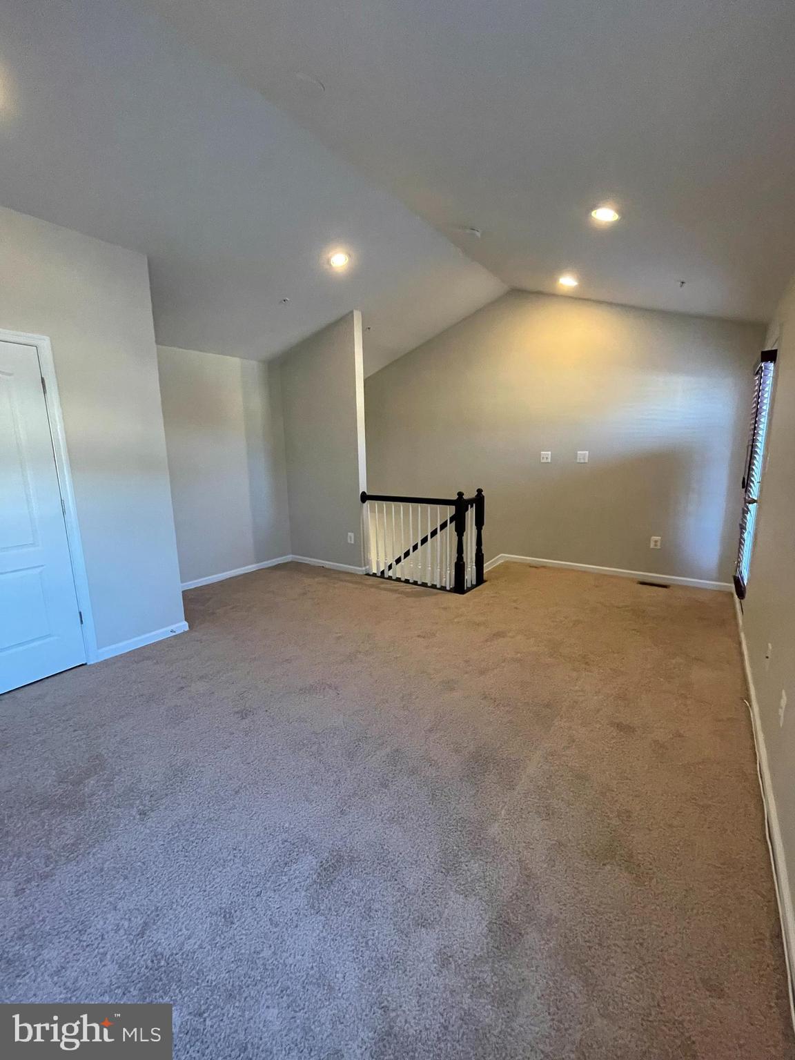 OXFORD SQUARE - Residential Lease