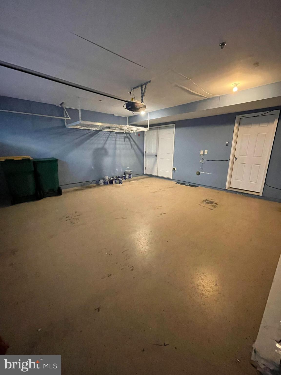 OXFORD SQUARE - Residential Lease