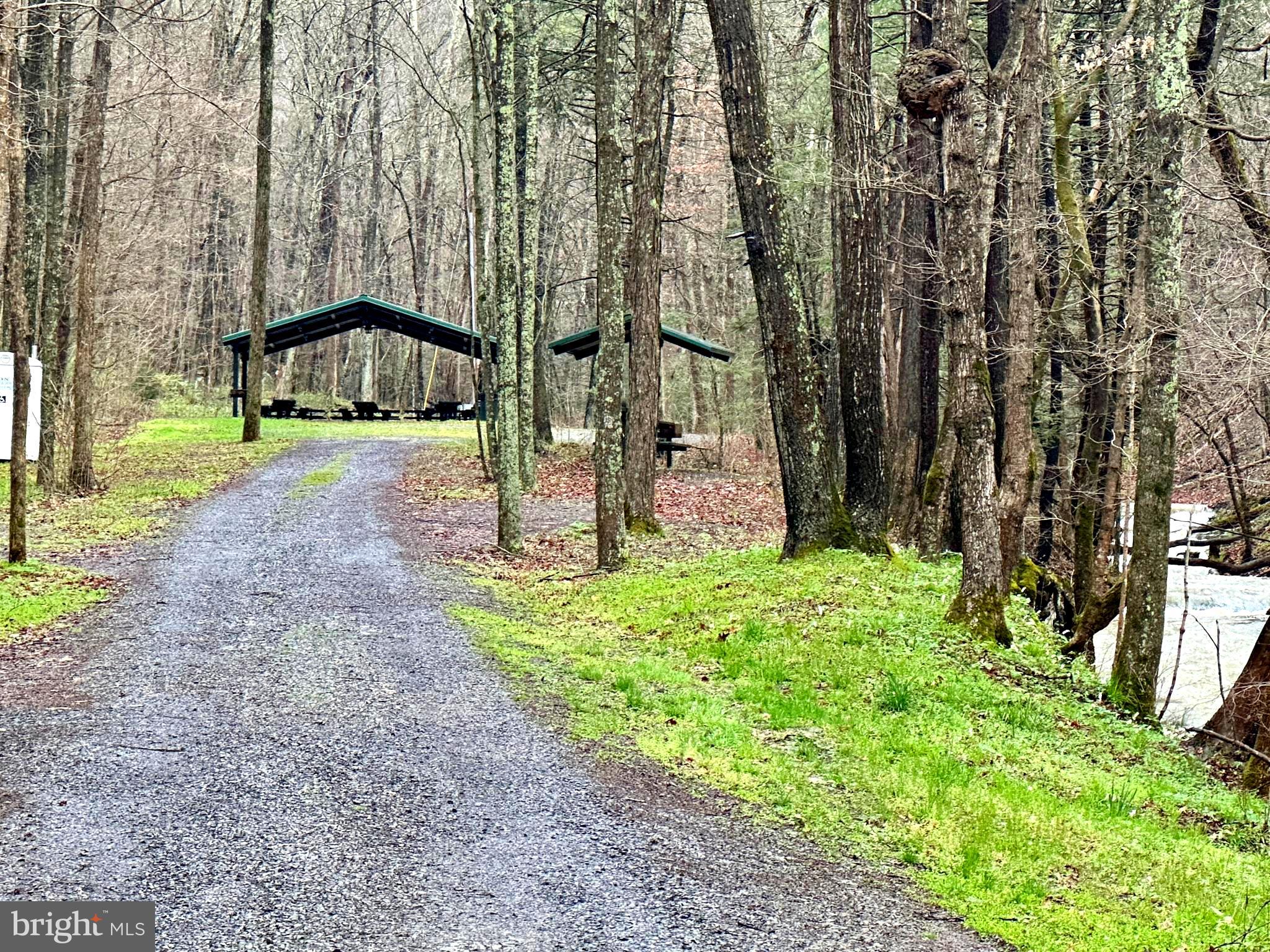 BLUFFS ON THE POTOMAC - Land