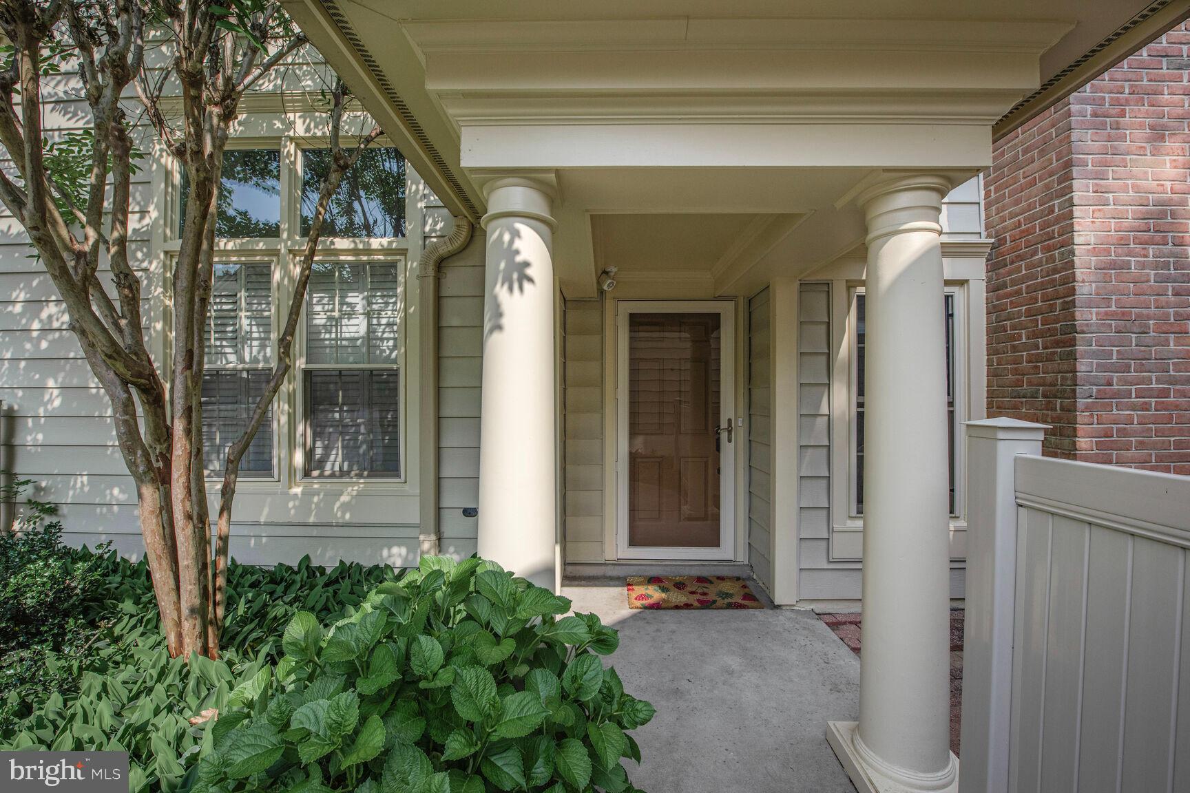 5810 LINDEN SQUARE COURT