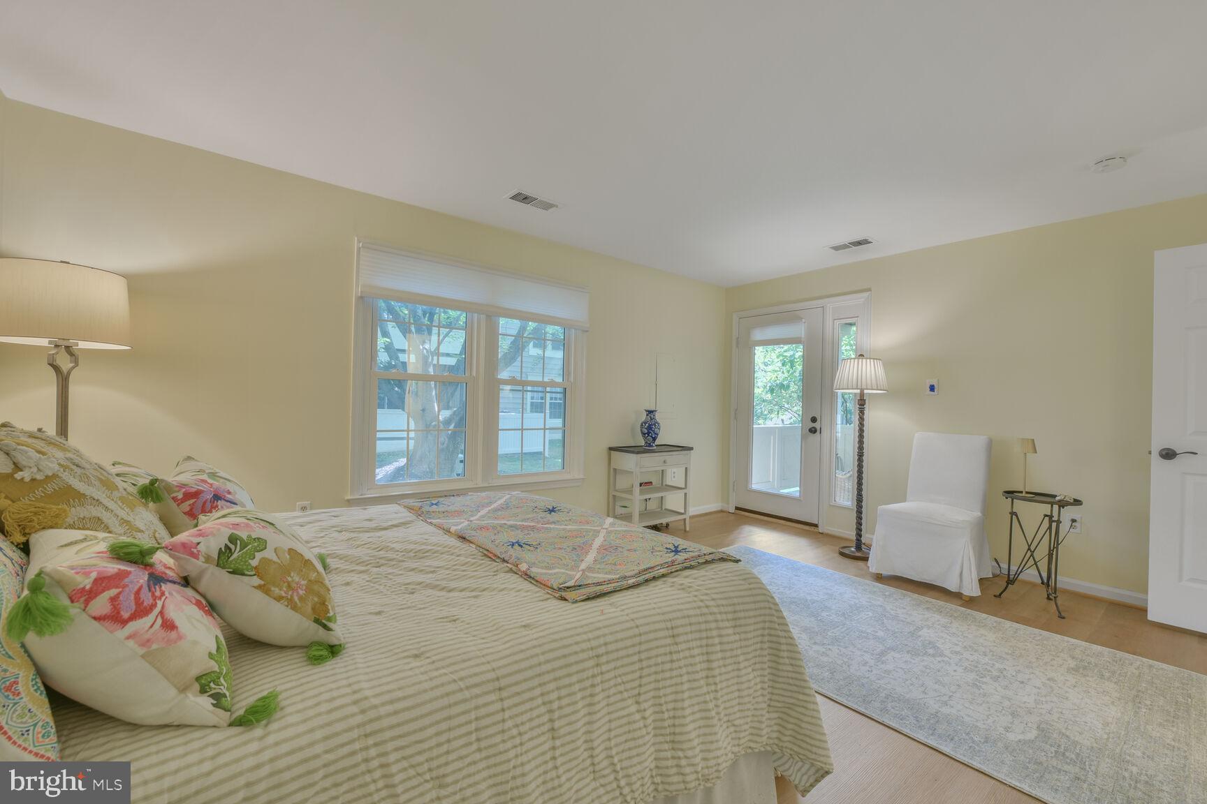 5810 LINDEN SQUARE COURT