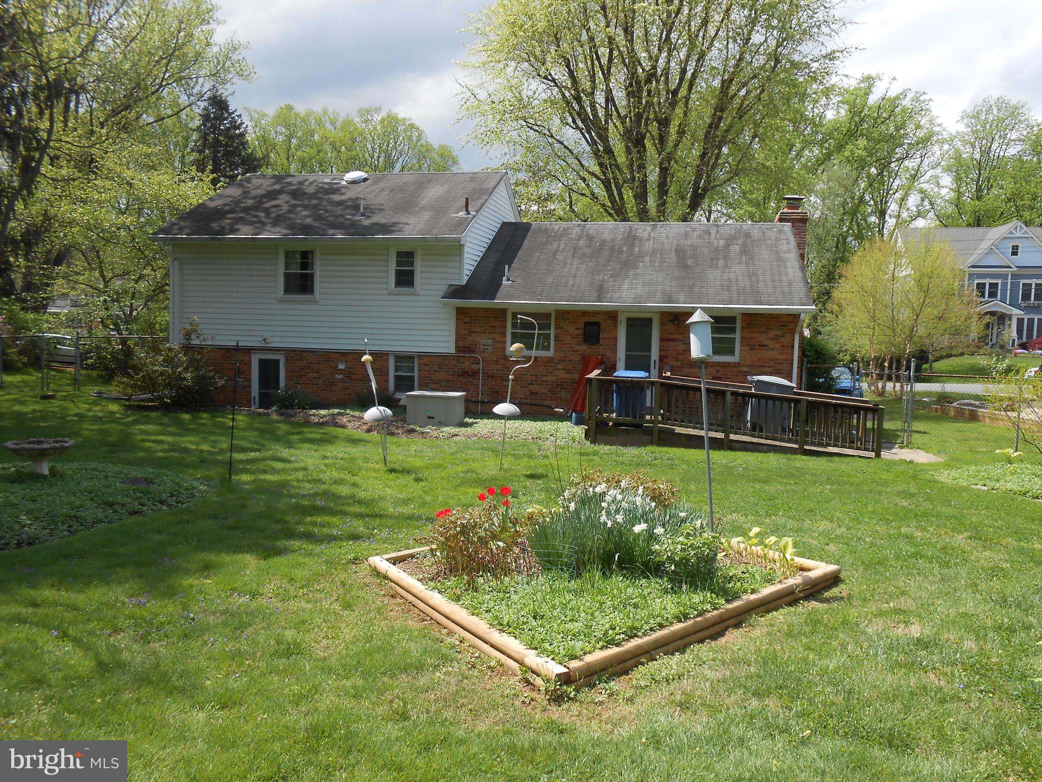 GOLDLEAF TERRACE - Residential