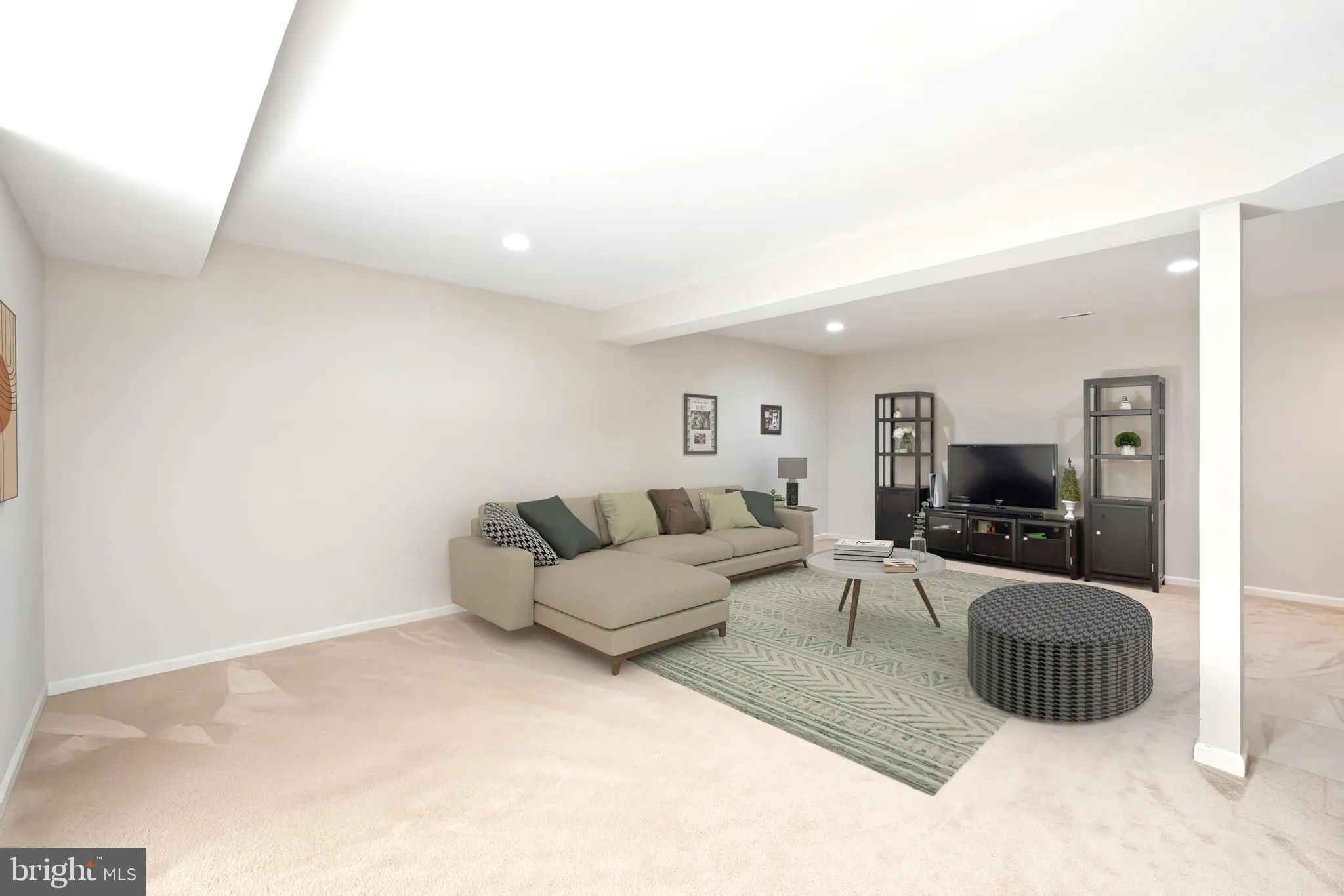 Gainesville, Virginia 20155, United States, 4 Bedrooms Bedrooms, ,4 BathroomsBathrooms,Residential,Contingent,136167