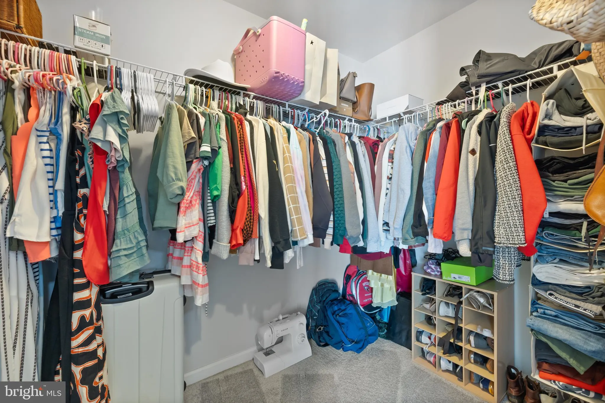 Gainesville, Virginia 20155, United States, 4 Bedrooms Bedrooms, ,4 BathroomsBathrooms,Residential,Contingent,136167