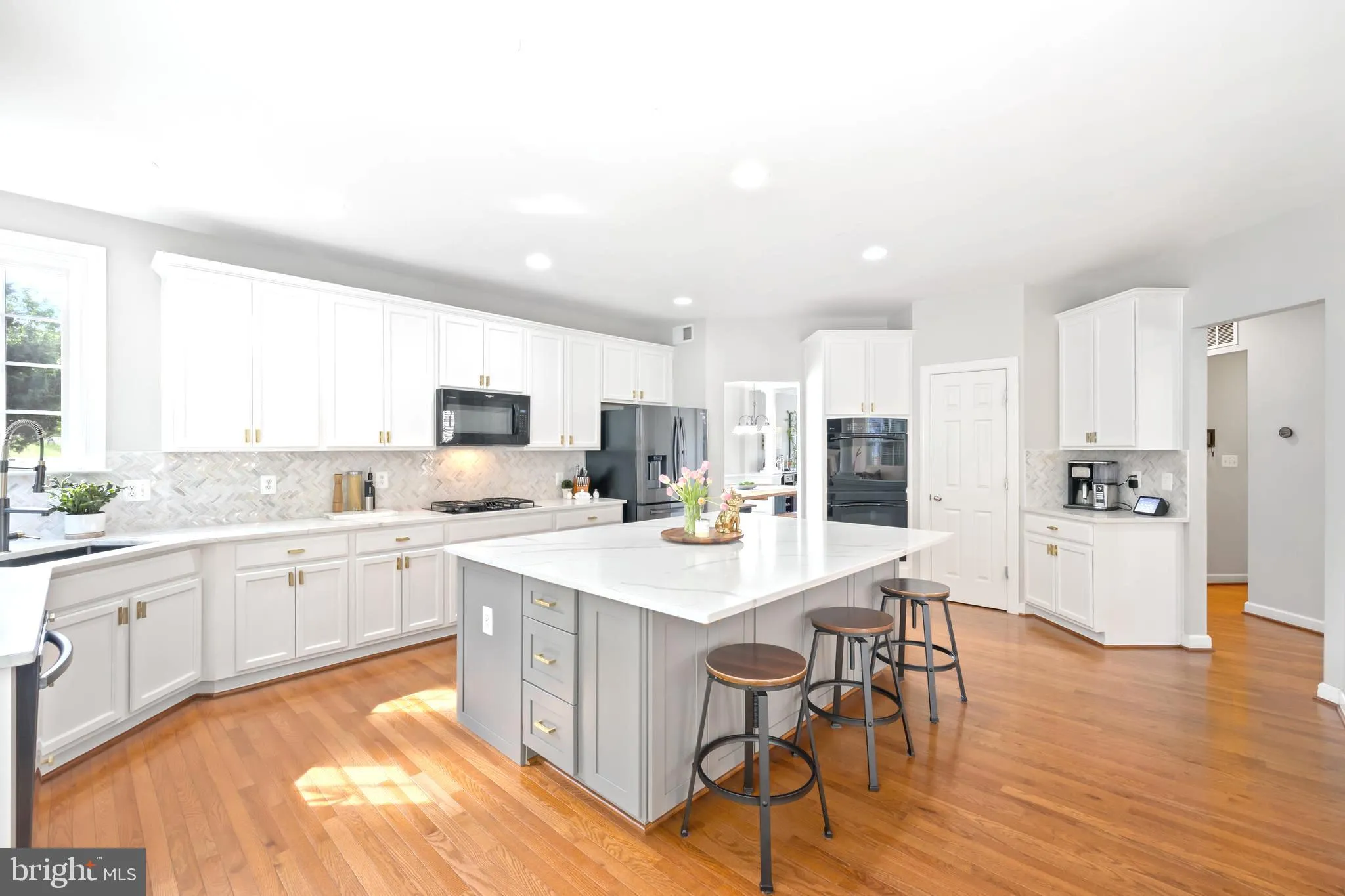 Gainesville, Virginia 20155, United States, 4 Bedrooms Bedrooms, ,4 BathroomsBathrooms,Residential,Contingent,136167