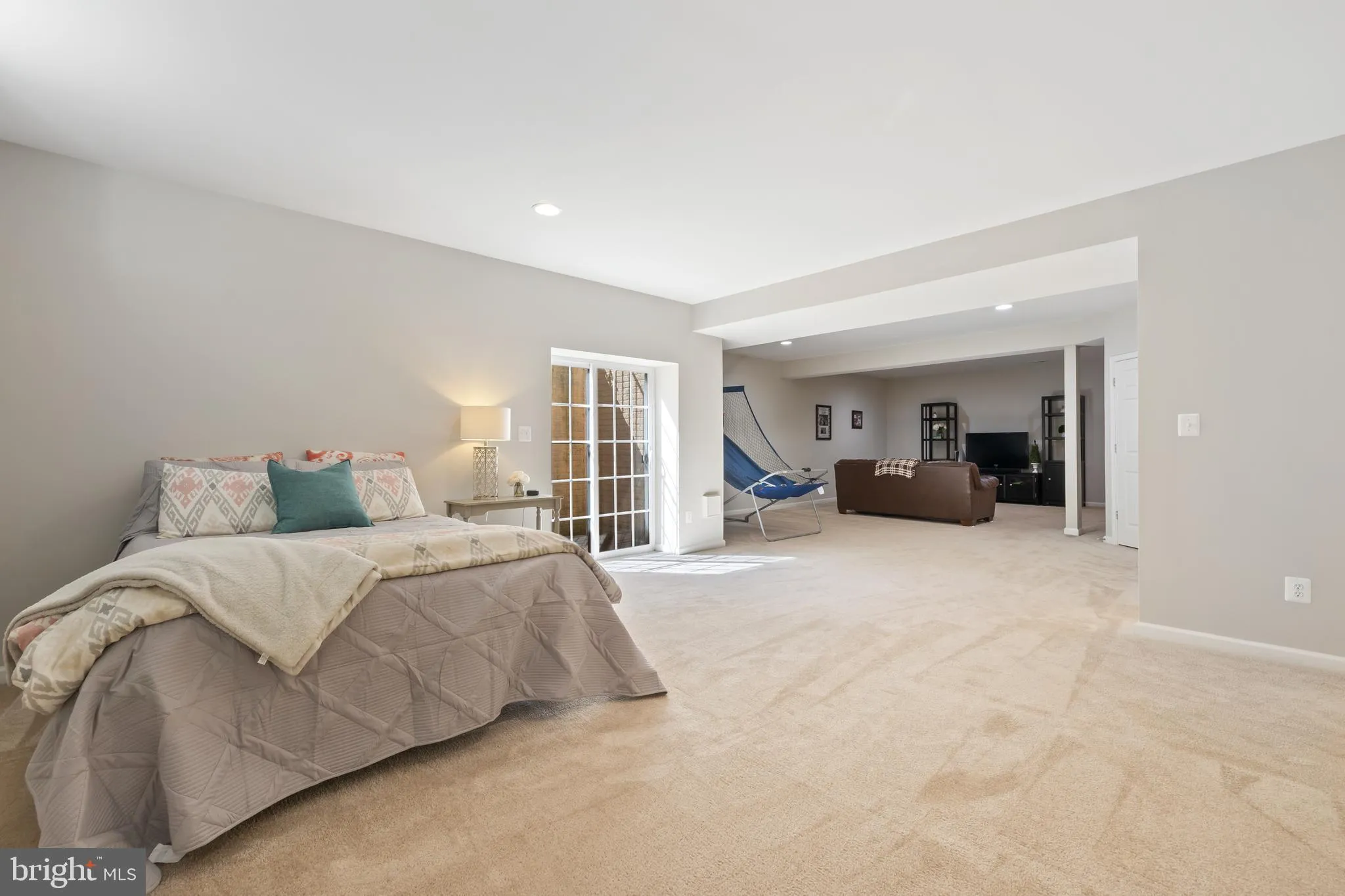 Gainesville, Virginia 20155, United States, 4 Bedrooms Bedrooms, ,4 BathroomsBathrooms,Residential,Contingent,136167