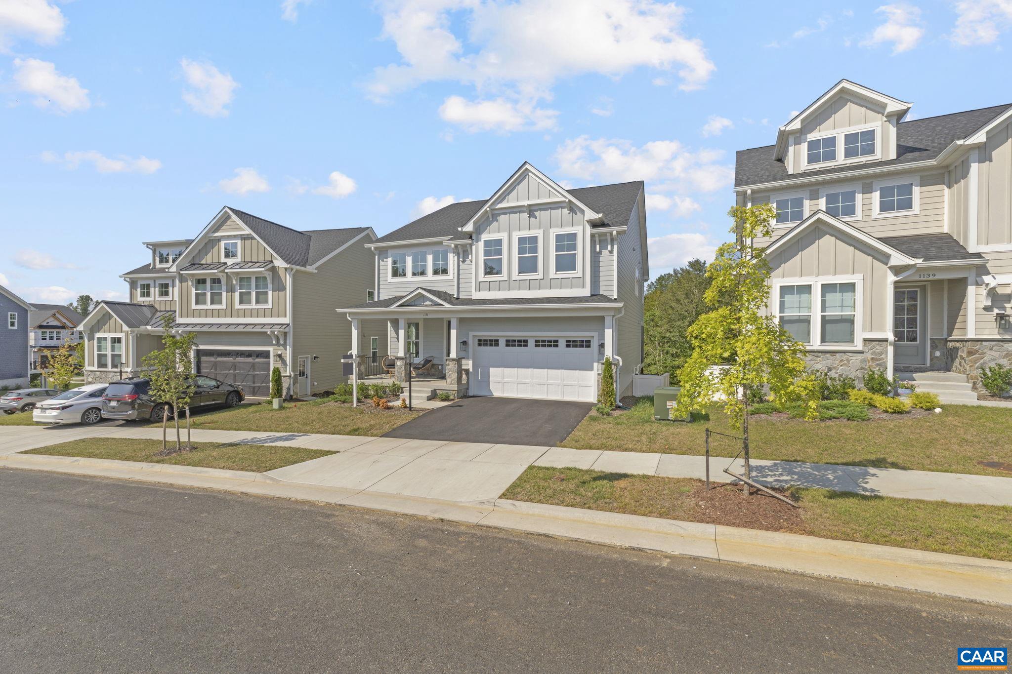 10 SABLEWOOD DR