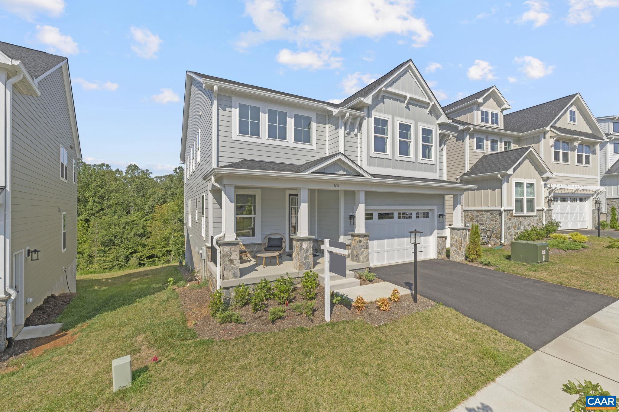 10 SABLEWOOD DR