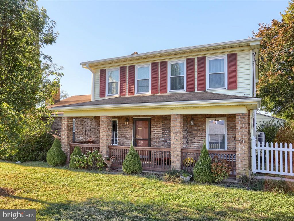 Photo of 1014 Pondtown Road, DILLSBURG, PA 17019 (MLS # PAYK2091790)
