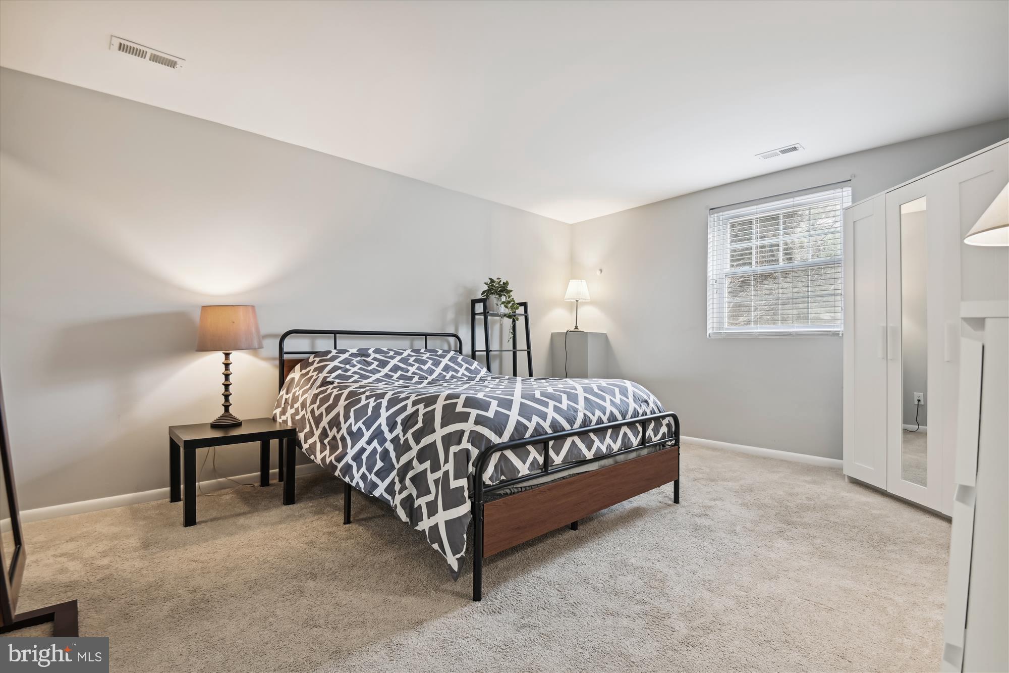 STAPLETON COURT GARDEN - Residential