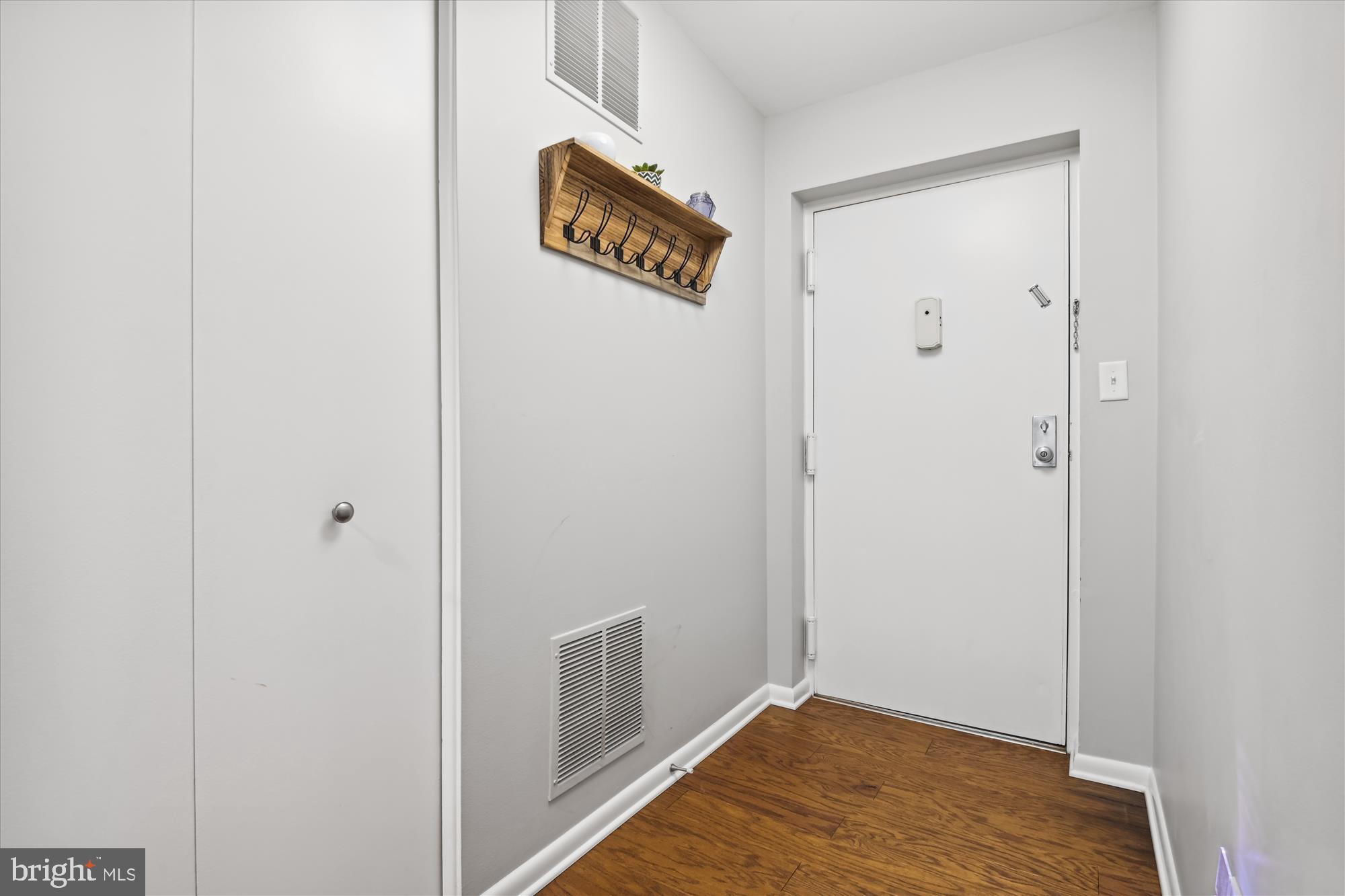 STAPLETON COURT GARDEN - Residential