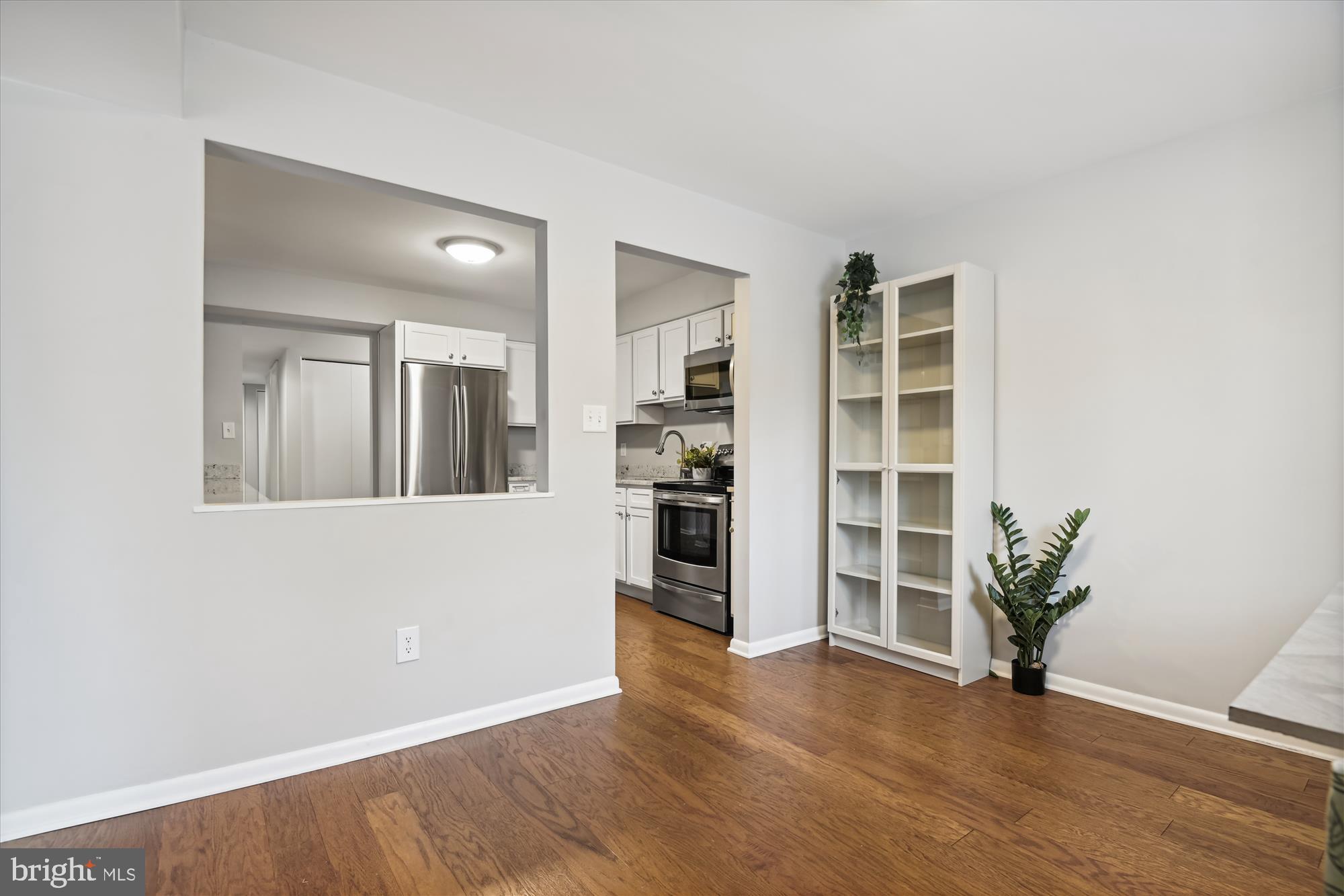 STAPLETON COURT GARDEN - Residential