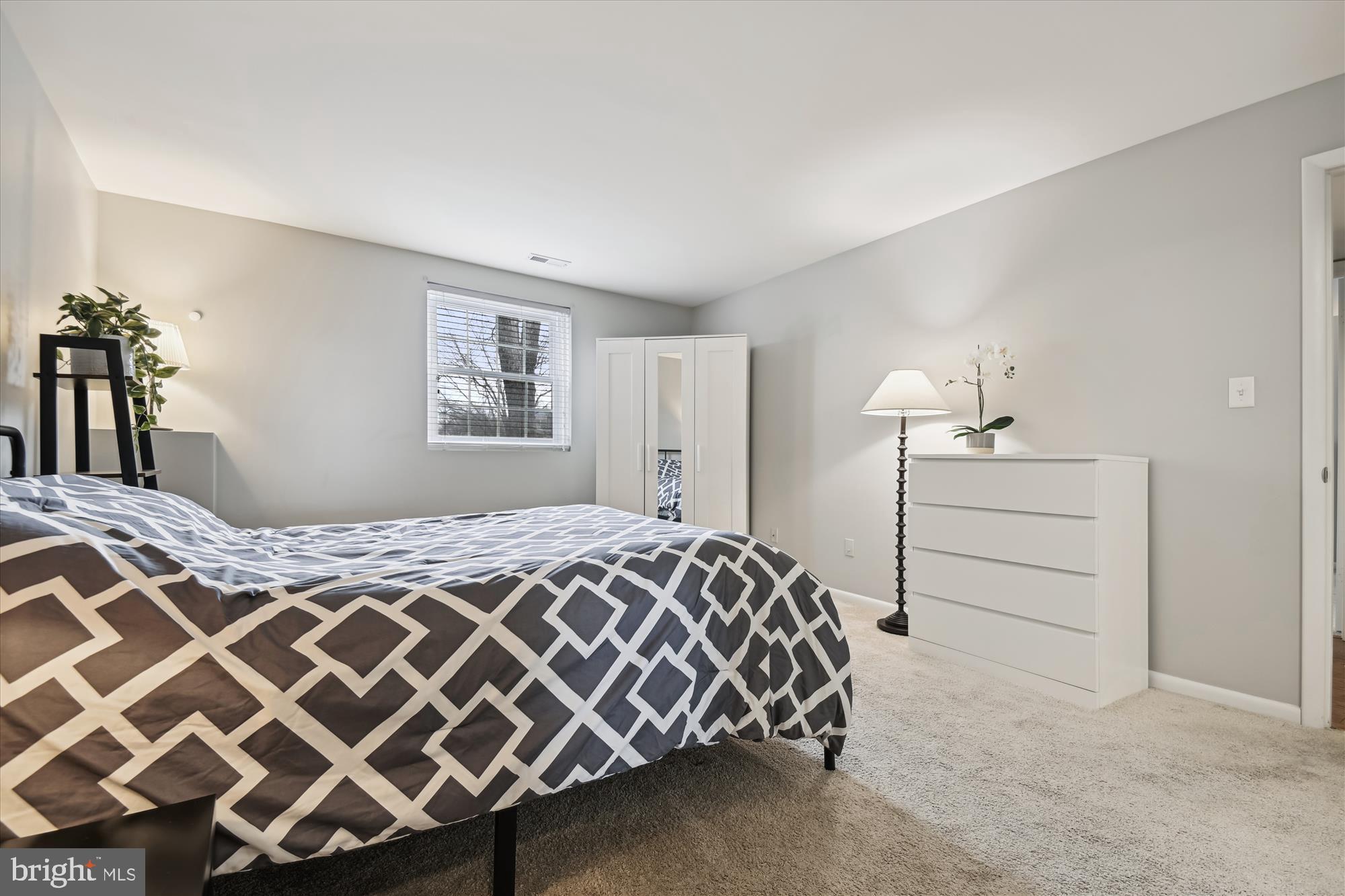 STAPLETON COURT GARDEN - Residential