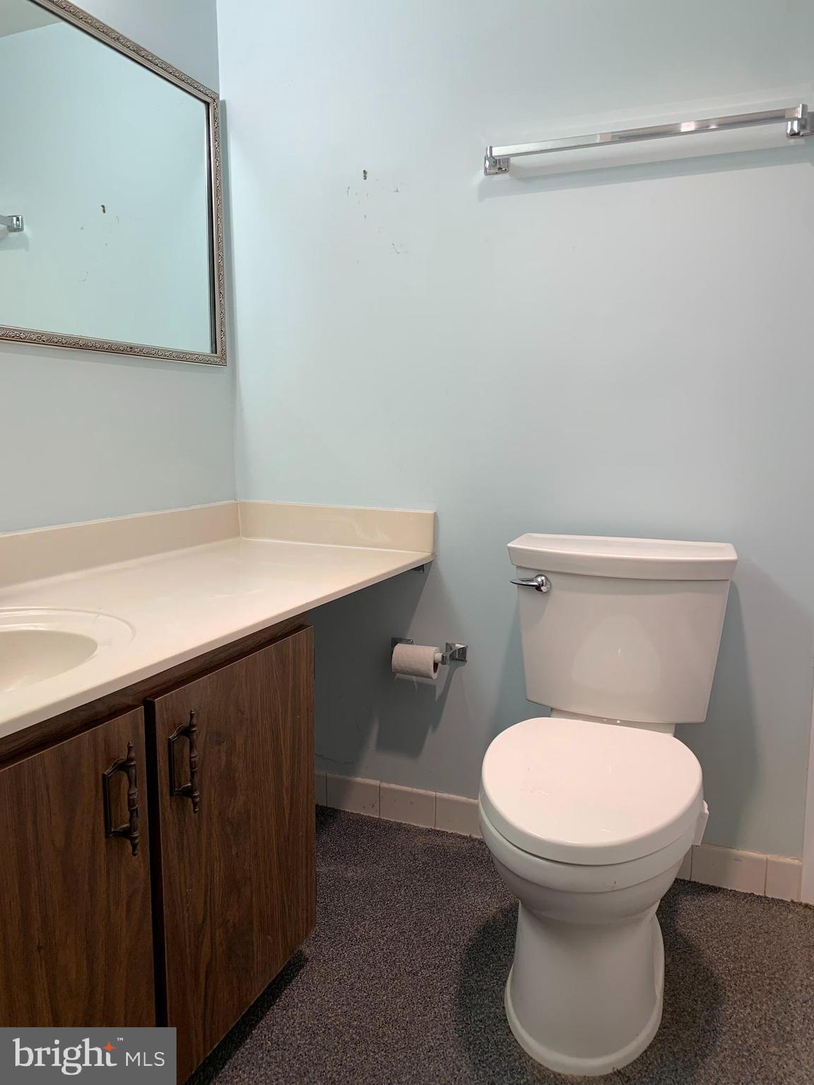 CAMELBACK VILLAGE - Residential