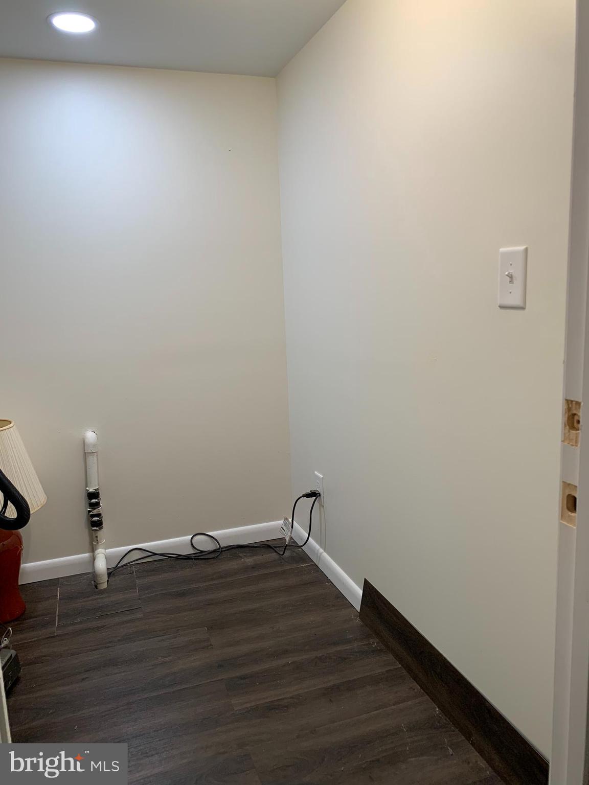 CAMELBACK VILLAGE - Residential