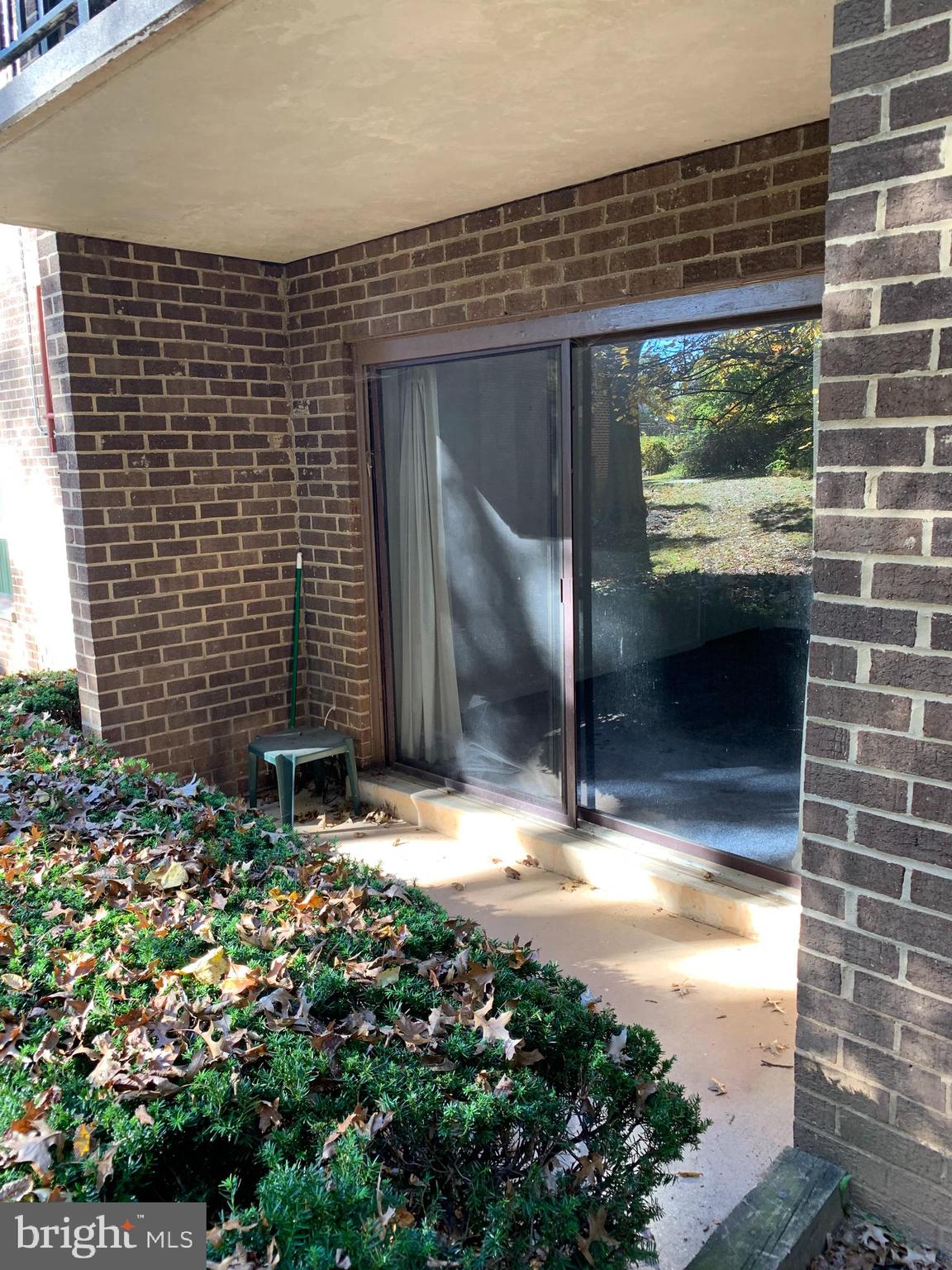 CAMELBACK VILLAGE - Residential