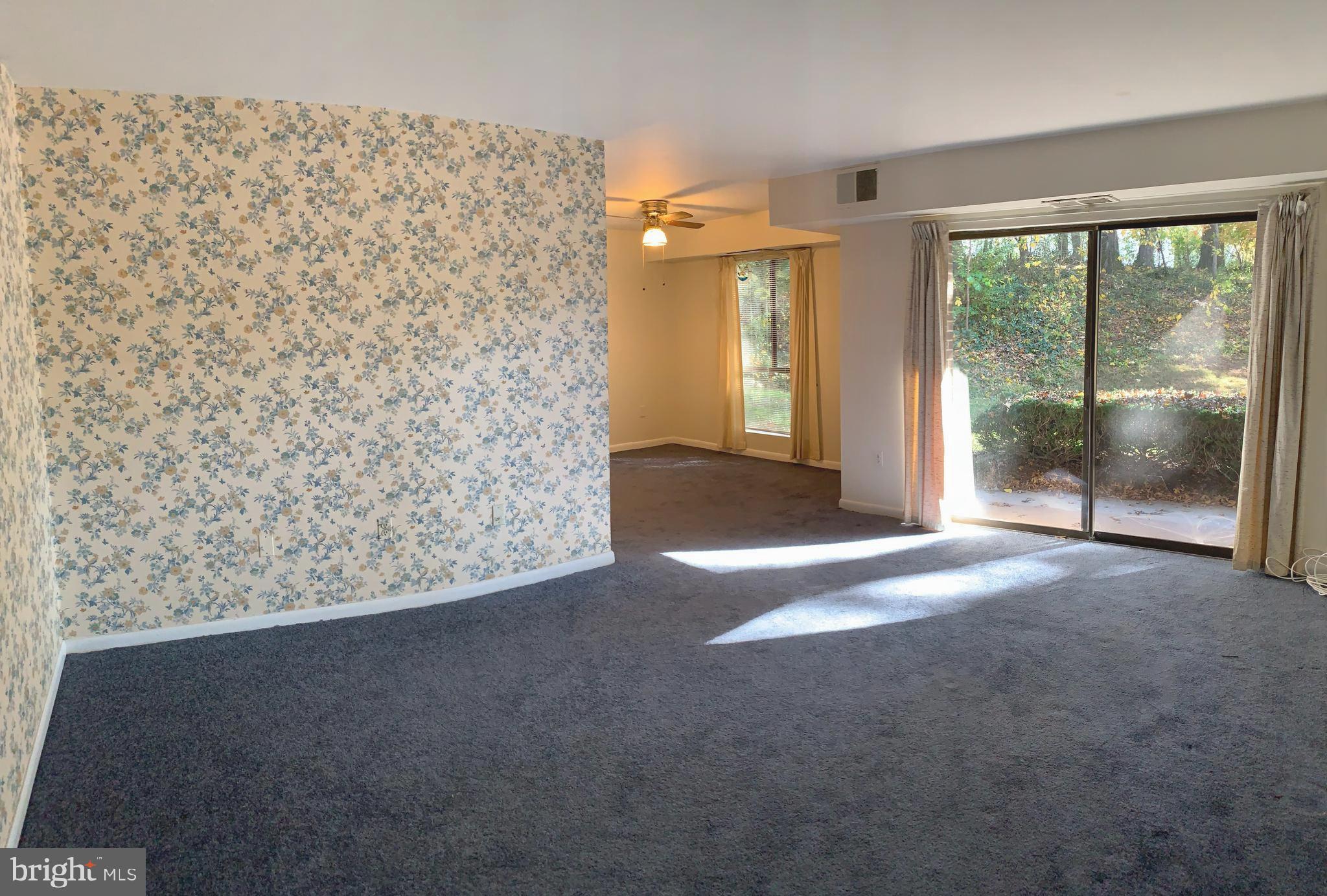 CAMELBACK VILLAGE - Residential