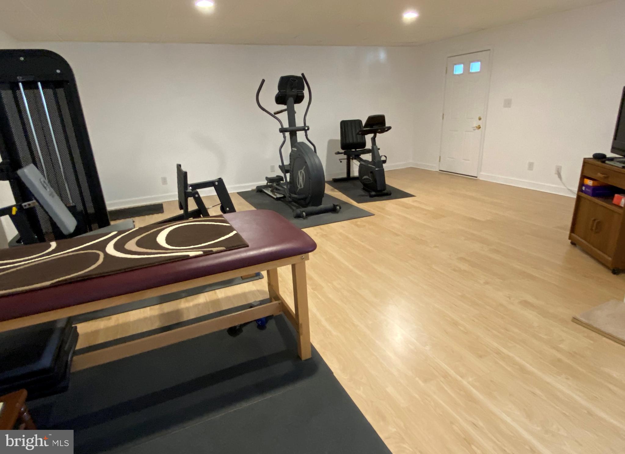 CREST VIEW ACRES - Residential