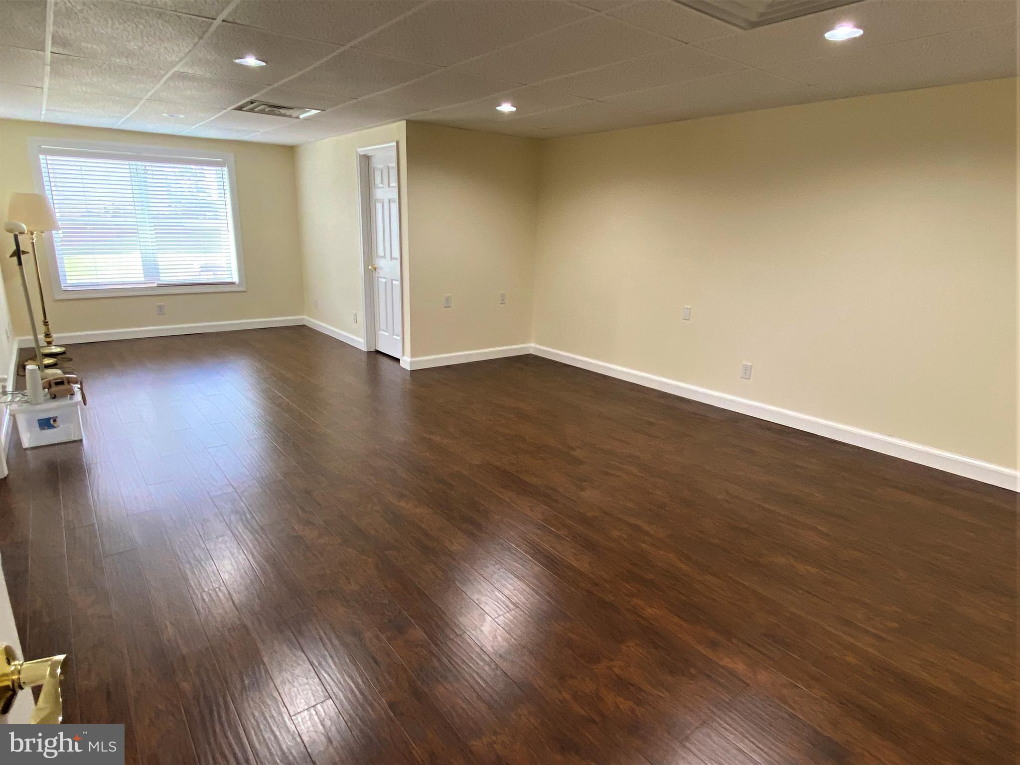 CREST VIEW ACRES - Residential