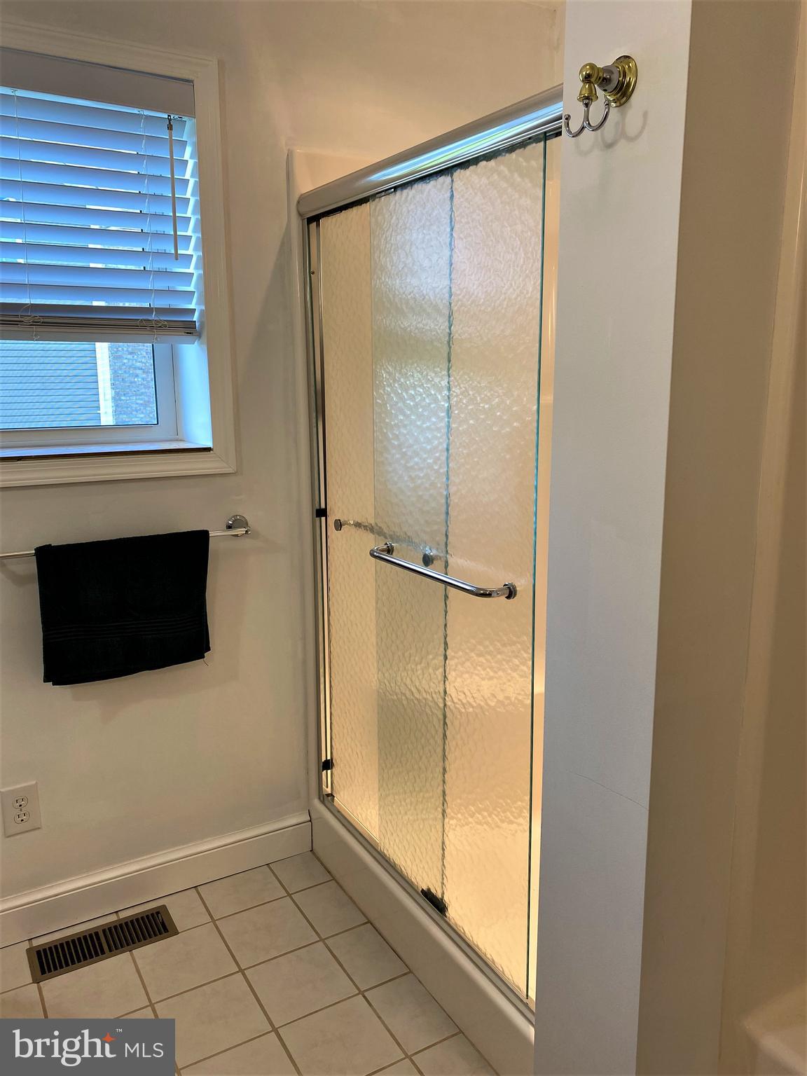 CREST VIEW ACRES - Residential